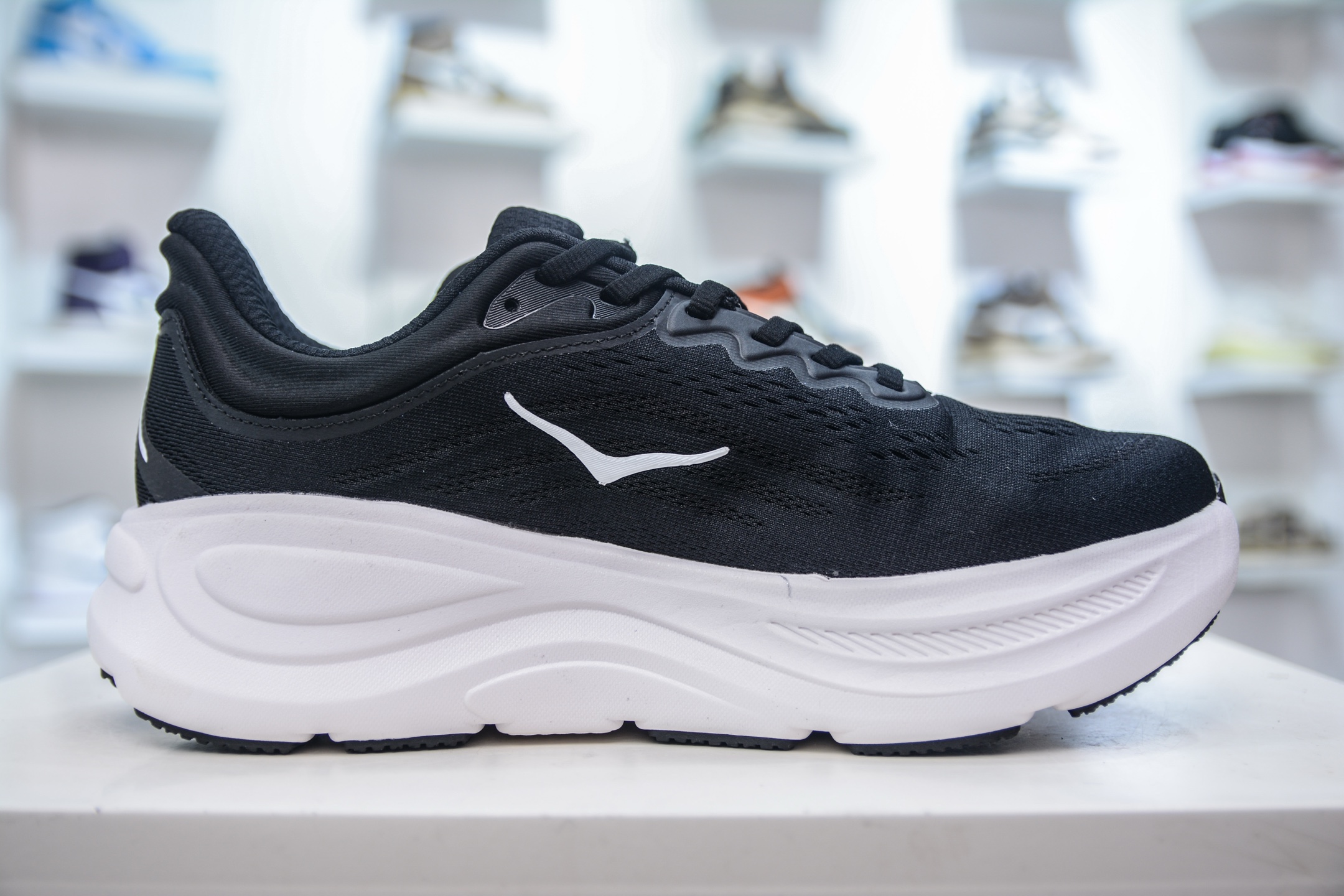 200 CS版 HOKA ONE ONE Bondi 9 WIDE 邦迪九代舒适防滑耐磨低帮休闲跑步鞋 1162011/BWHT