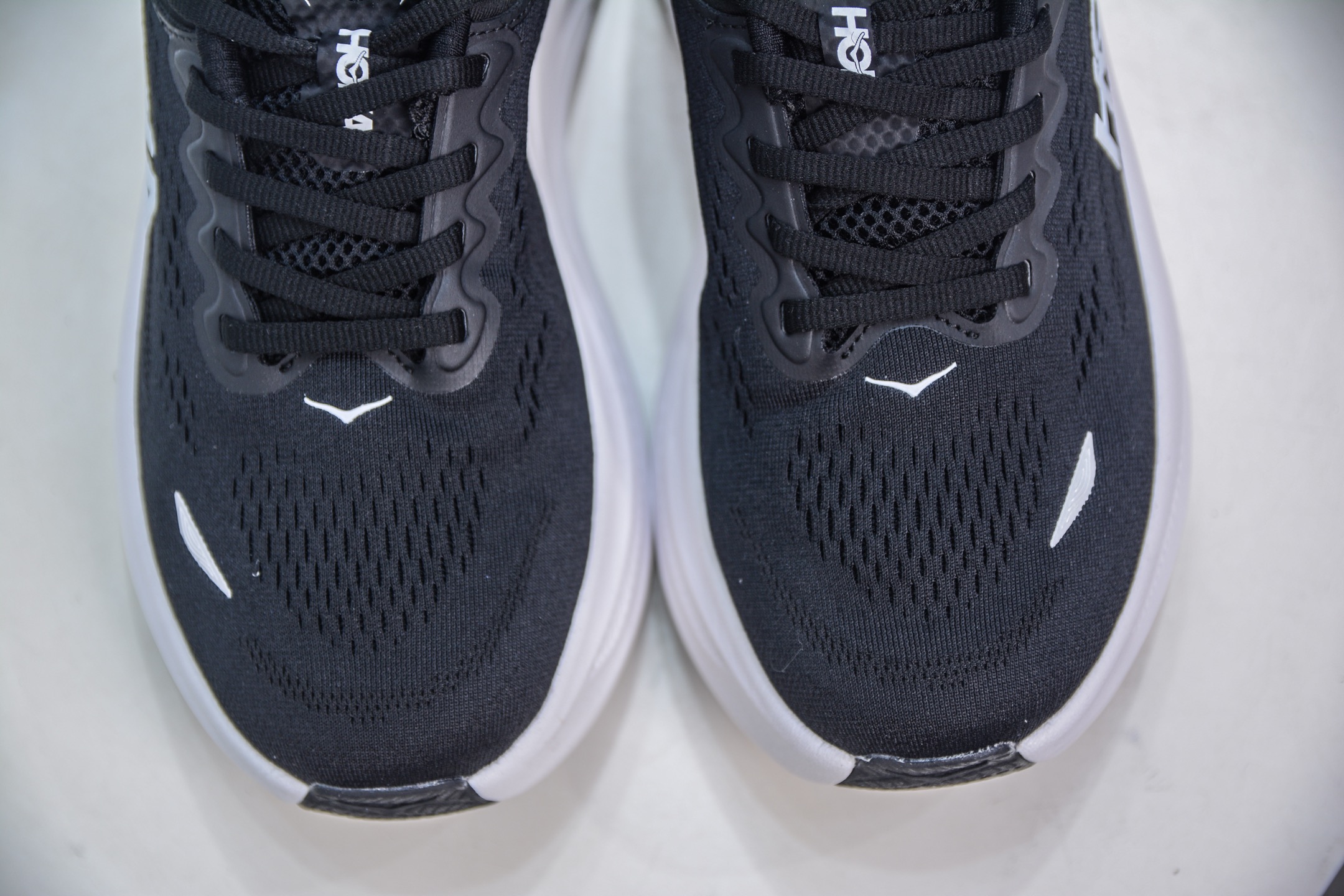 200 CS版 HOKA ONE ONE Bondi 9 WIDE 邦迪九代舒适防滑耐磨低帮休闲跑步鞋 1162011/BWHT