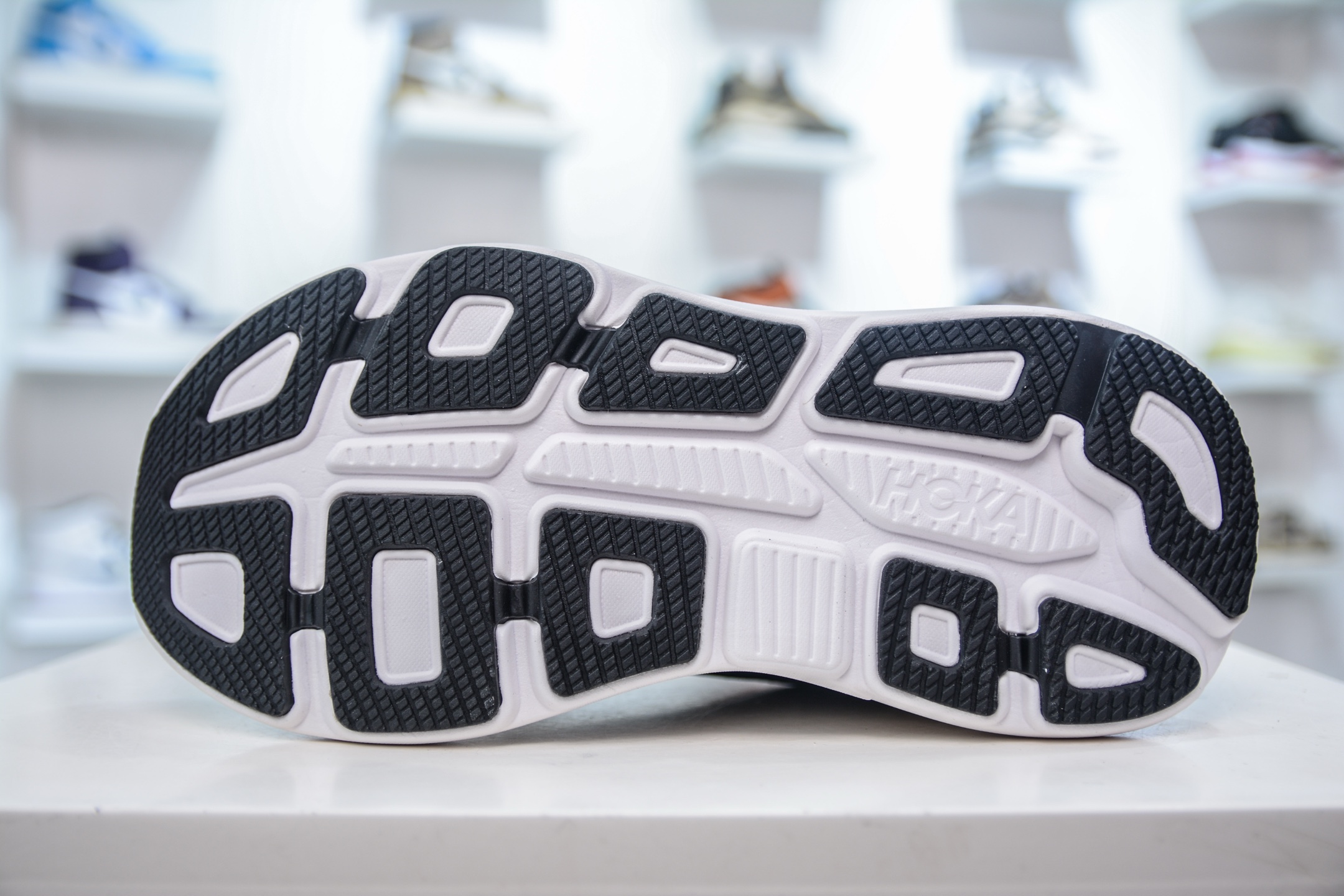 200 CS版 HOKA ONE ONE Bondi 9 WIDE 邦迪九代舒适防滑耐磨低帮休闲跑步鞋 1162011/BWHT