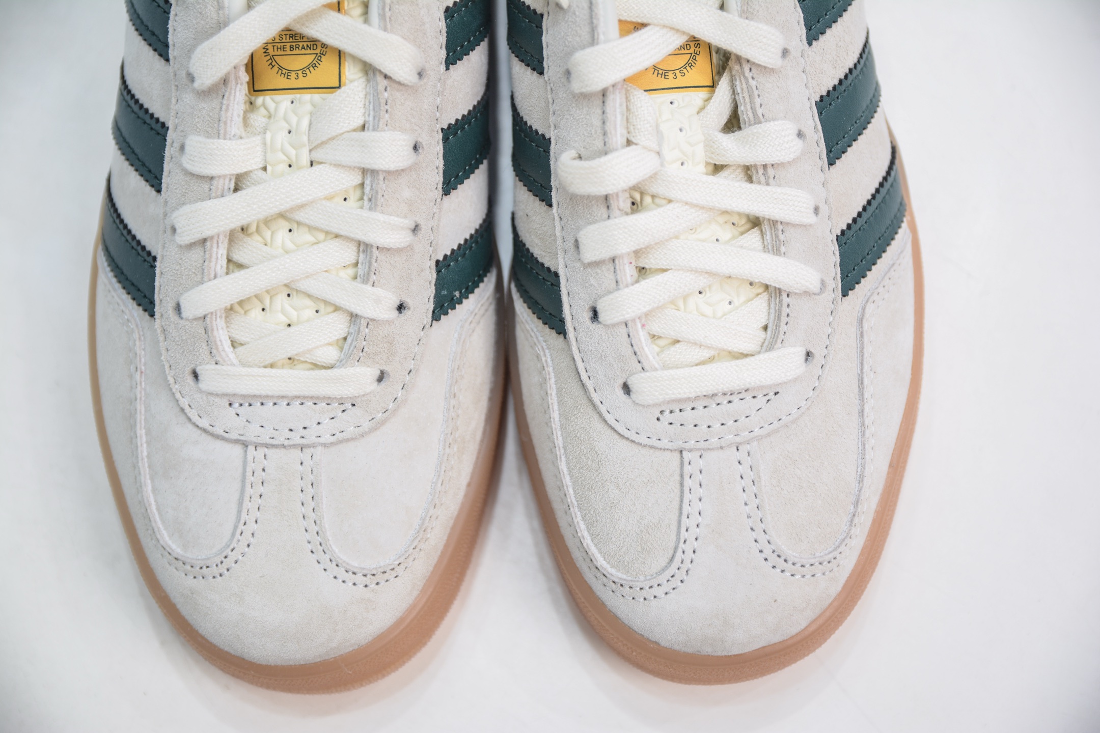 160 AD Gazelle Indoor Trainers 羚羊内训系列低帮复古百搭休闲运动德训风板鞋 IH7502