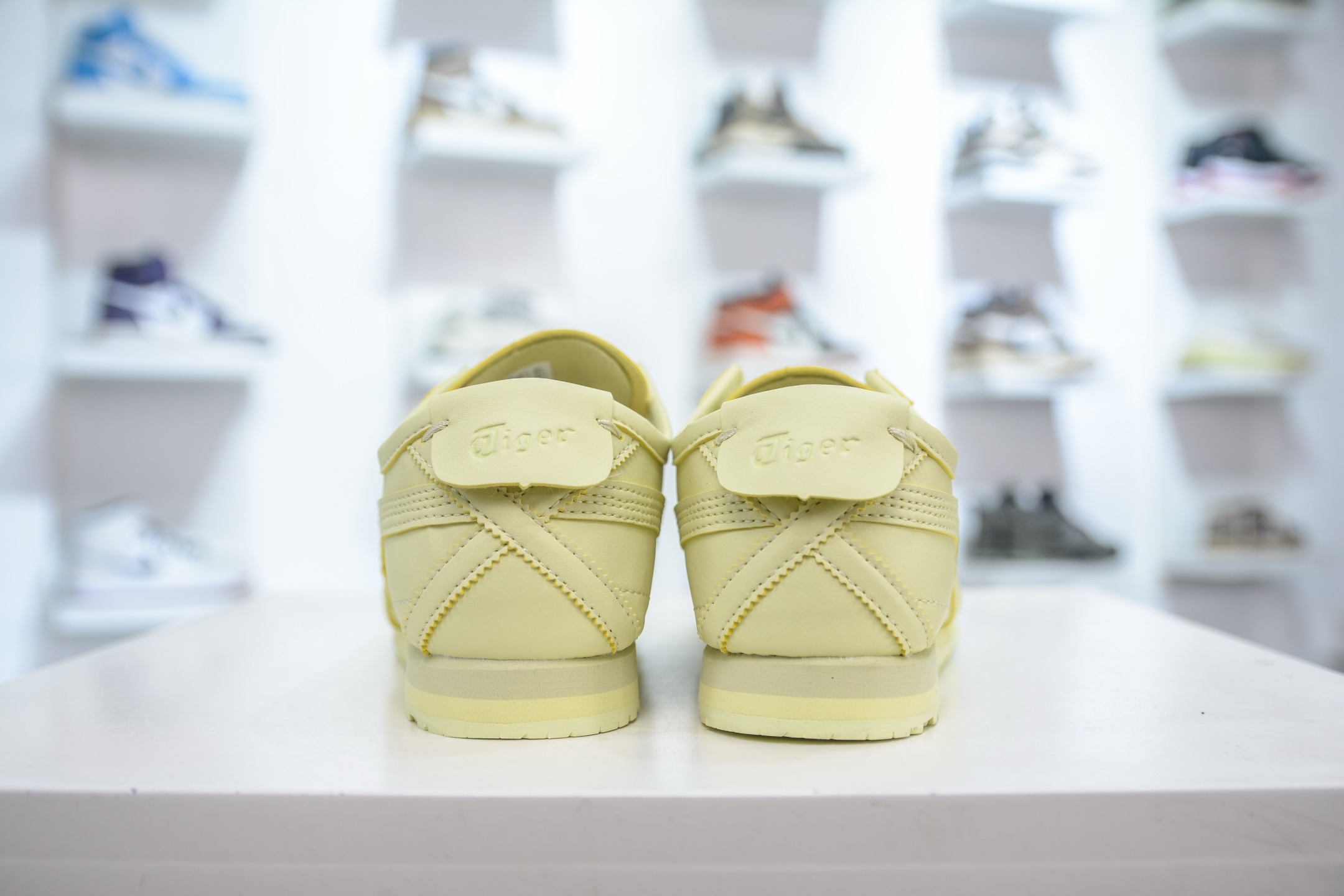 160 Onitsuka Tiger Mexico 66 SD 鬼冢虎 经典虎爪百搭休闲皮革慢跑鞋 1183C347-750