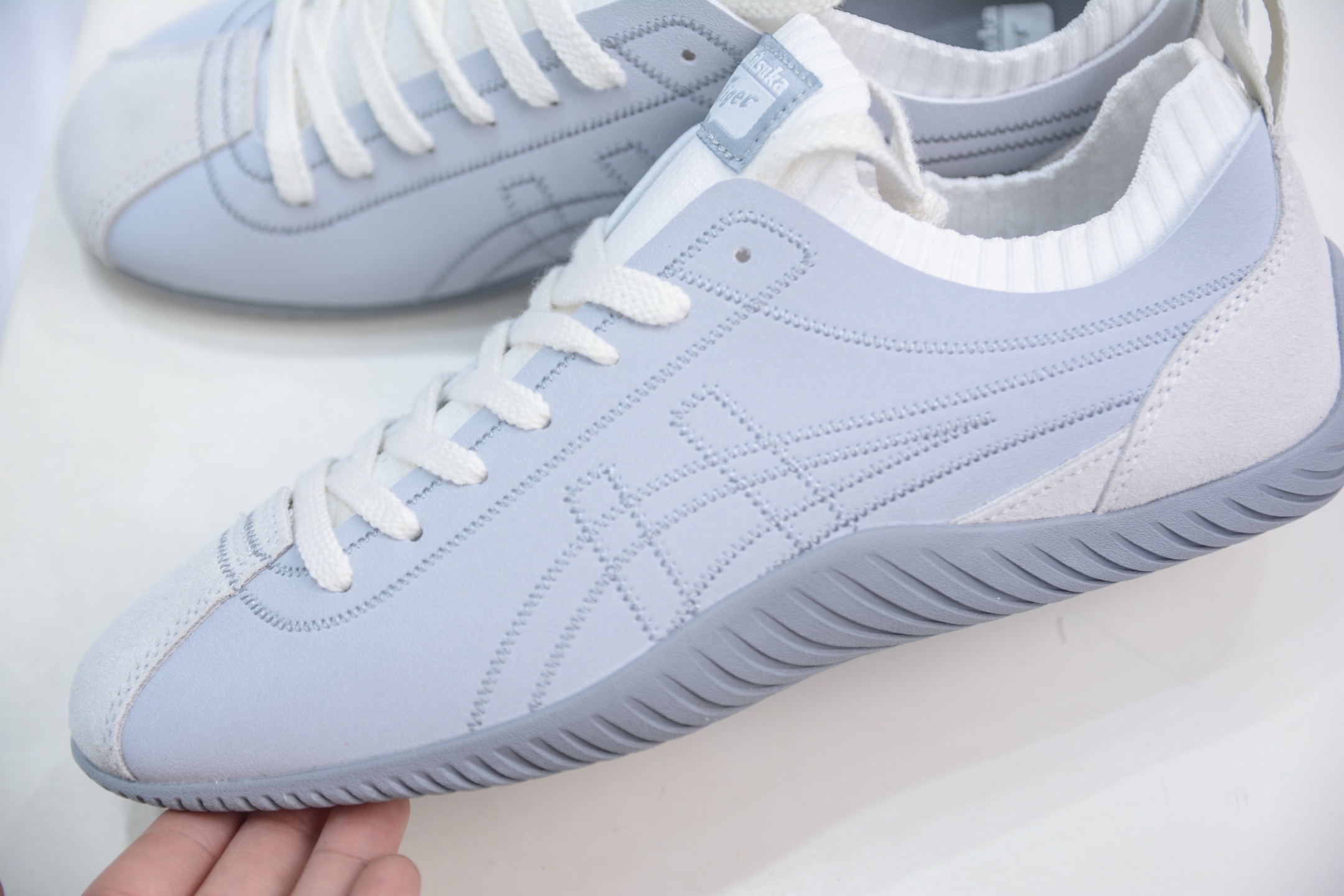 160 Onitsuka Tiger鬼冢虎 SCLAW 绒面革织物 舒适运动休闲鞋 1183B969-020