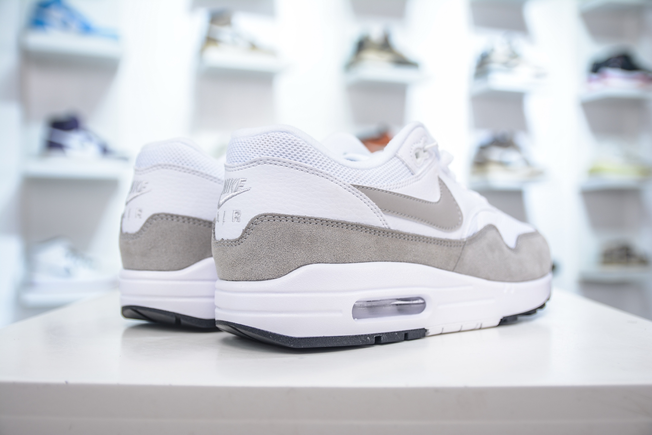 230 NK Air Max 1 初代复古气垫慢跑鞋 AH8145-110