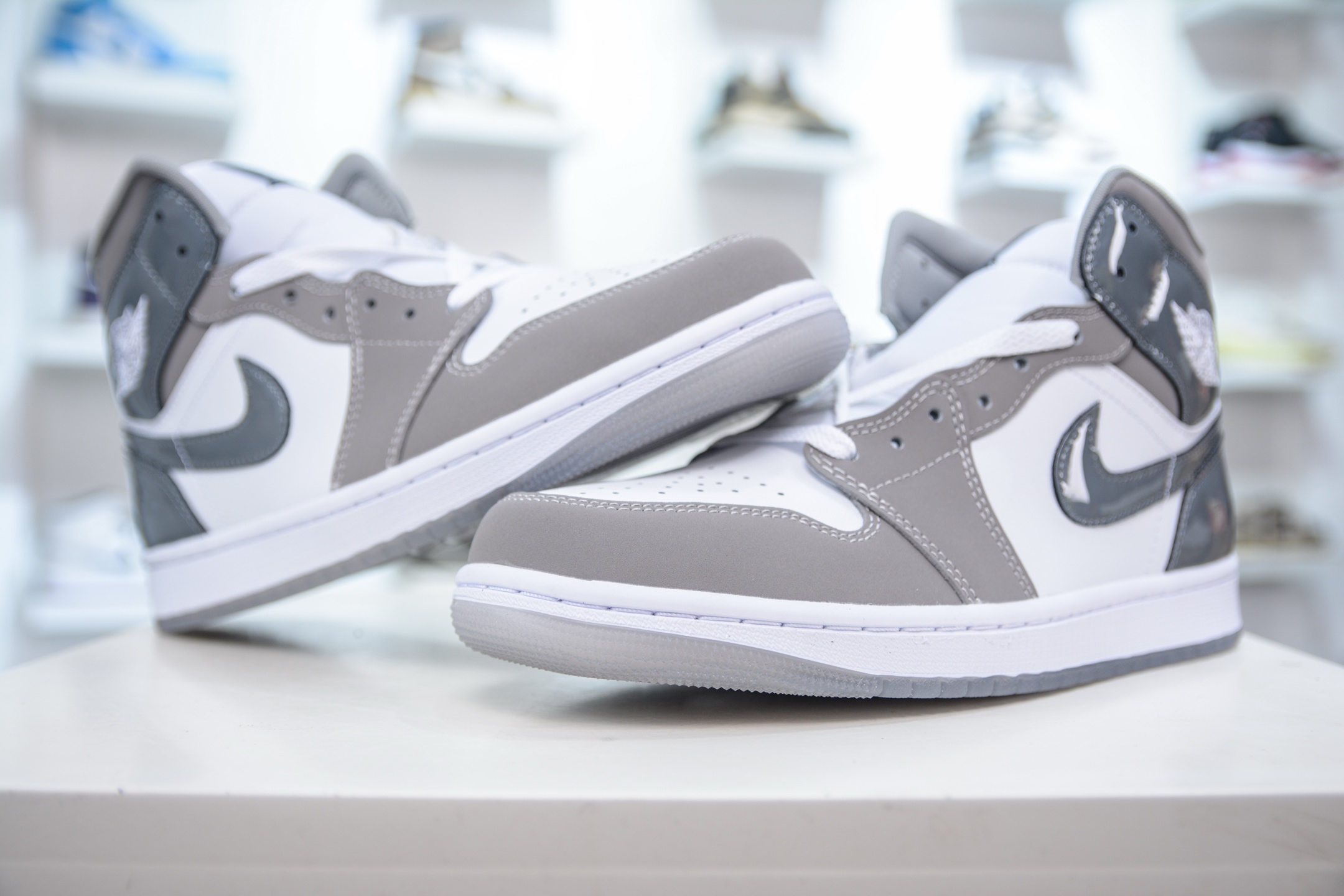 260 DT纯原 Air Jordan AJ1 Mid 中帮 白灰 HF3216-100