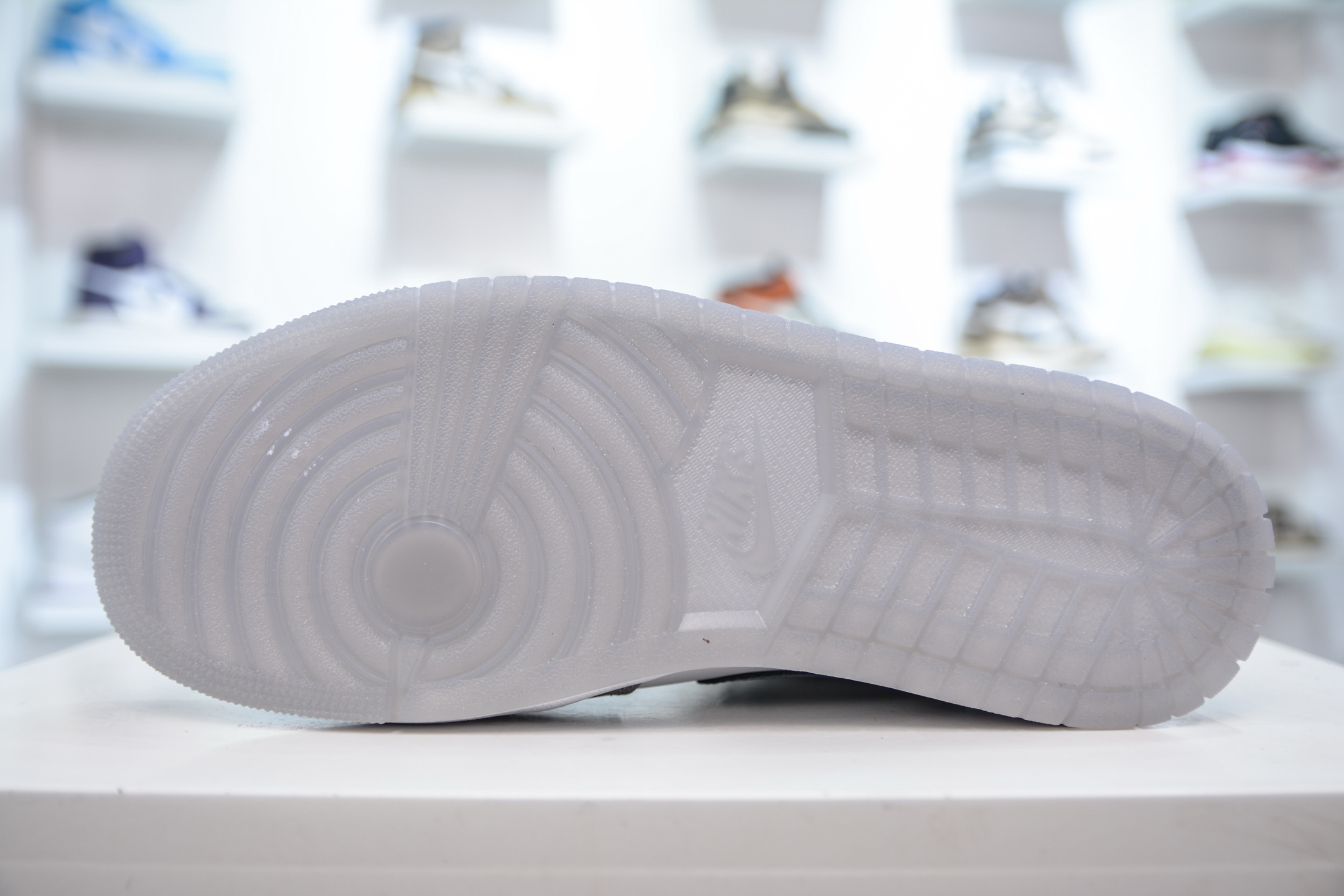 260 DT纯原 Air Jordan AJ1 Mid 中帮 白灰 HF3216-100