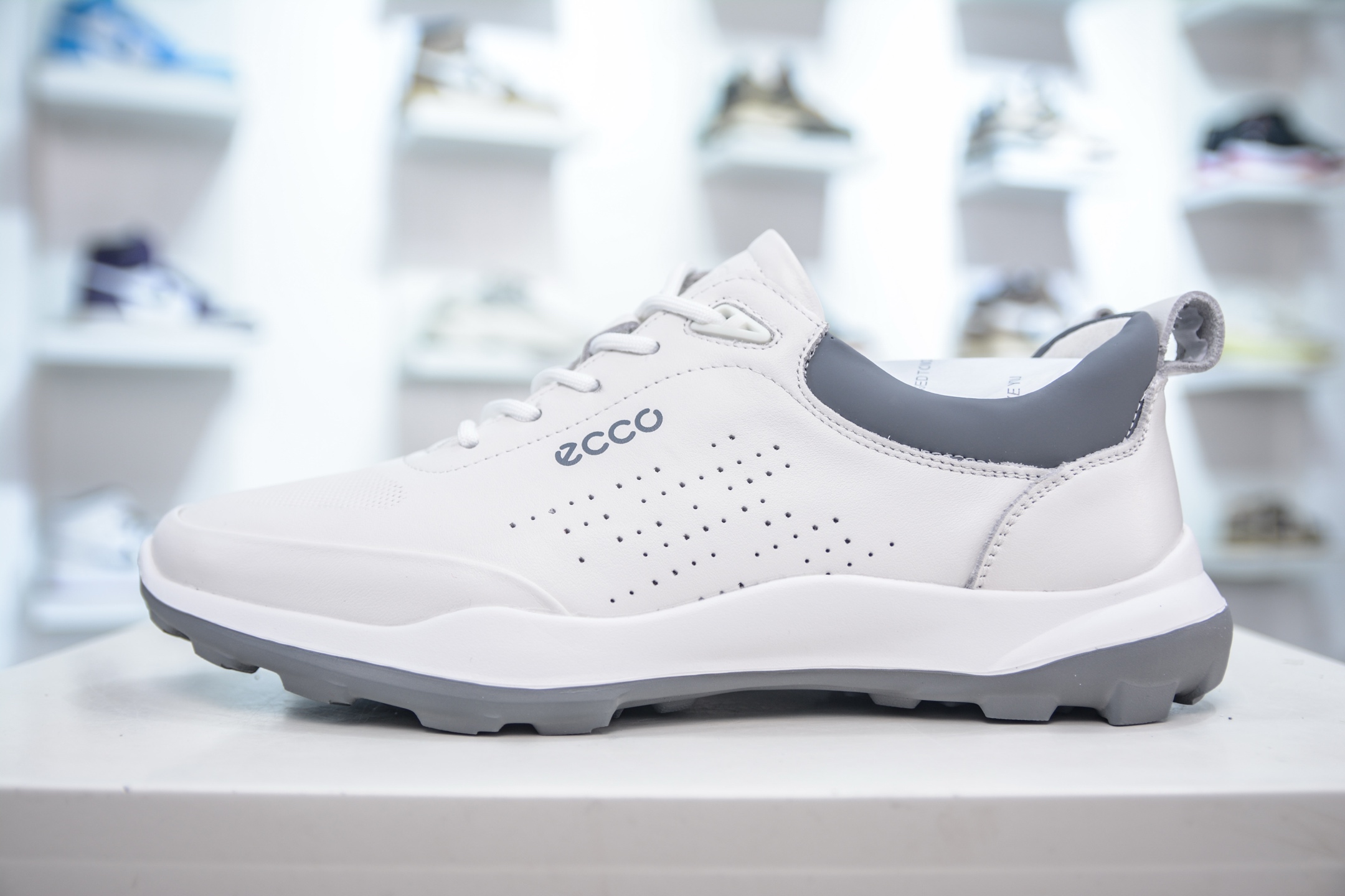 300 ECCO爱步新款户外鞋缓震耐磨越野跑鞋男健步BIOMC系列