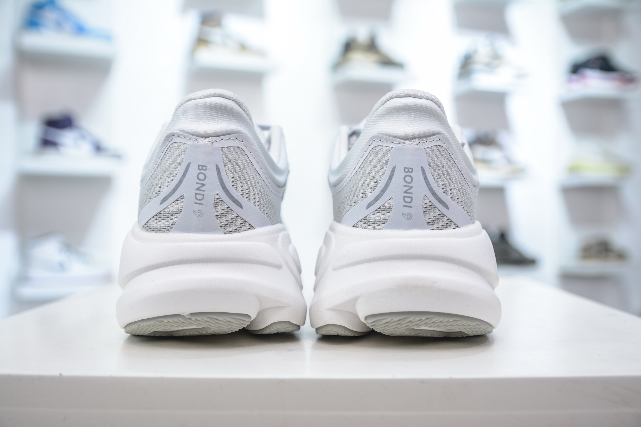 200 CS版 HOKA ONE ONE Bondi 9 WIDE 邦迪九代舒适防滑耐磨低帮休闲跑步鞋 1162012/SDSTS