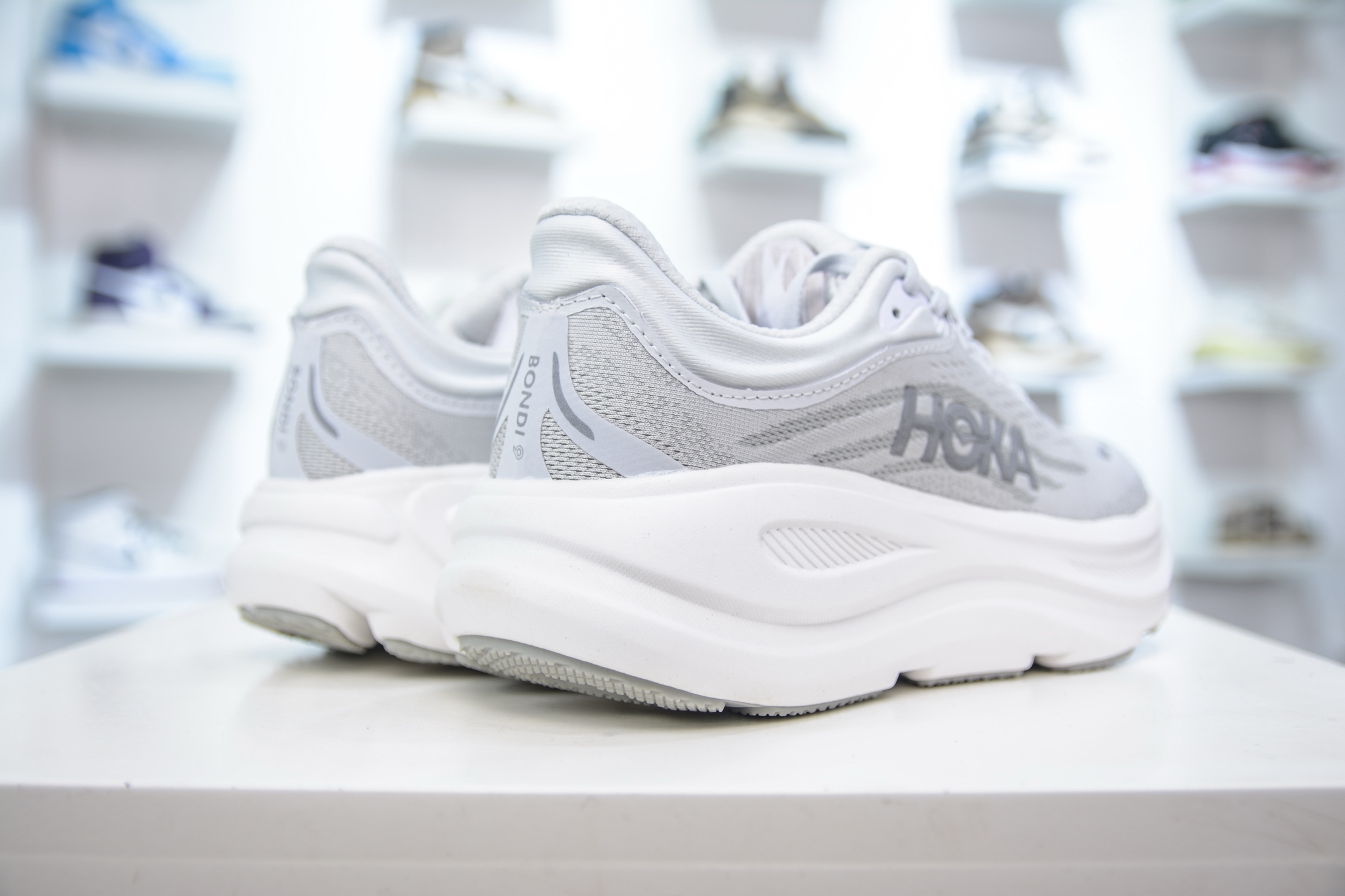 200 CS版 HOKA ONE ONE Bondi 9 WIDE 邦迪九代舒适防滑耐磨低帮休闲跑步鞋 1162012/SDSTS
