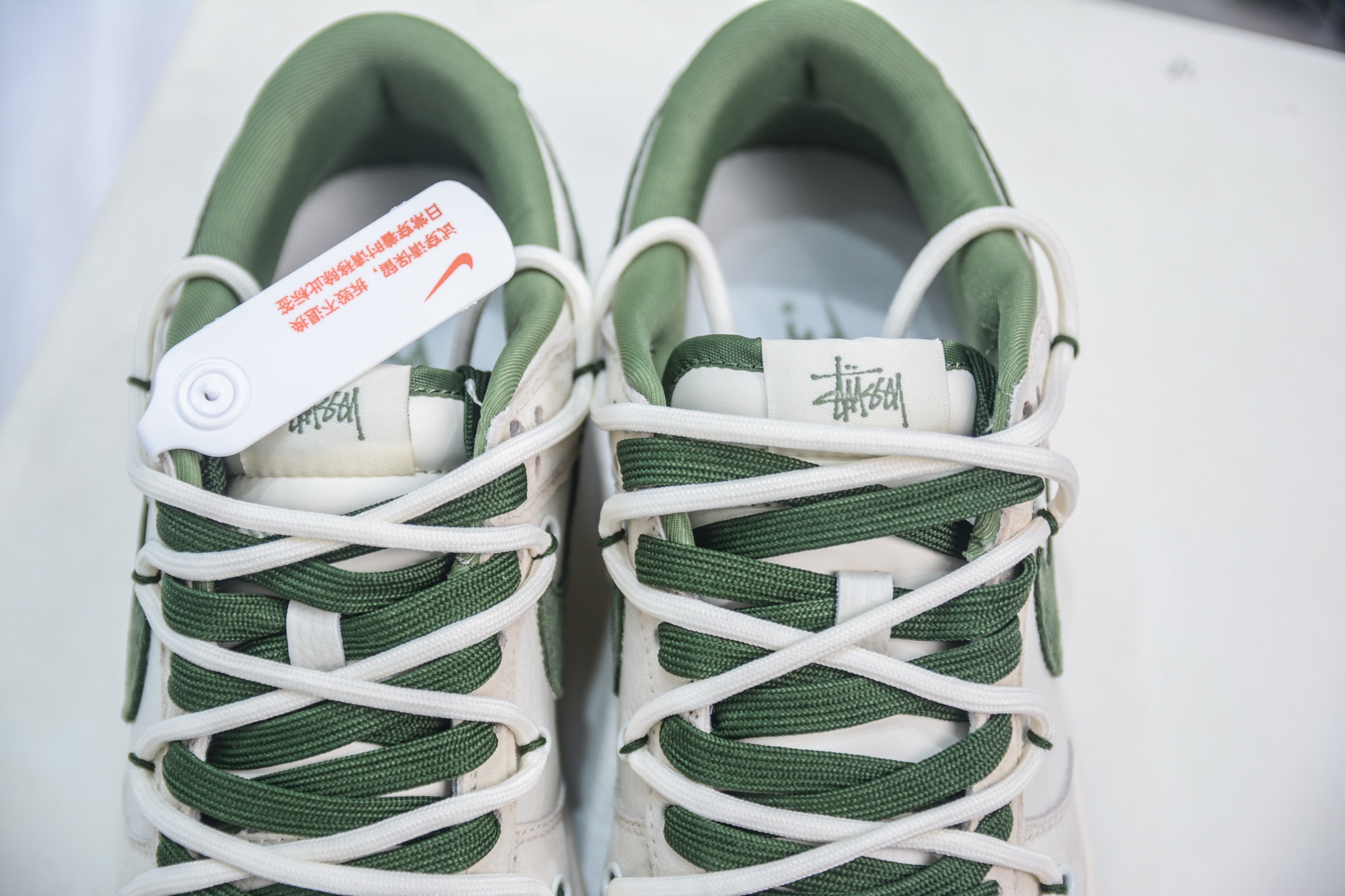 300 Nike SB Dunk Low x Stussy 斯图西联名-白灰绿绑带 DM6868-094