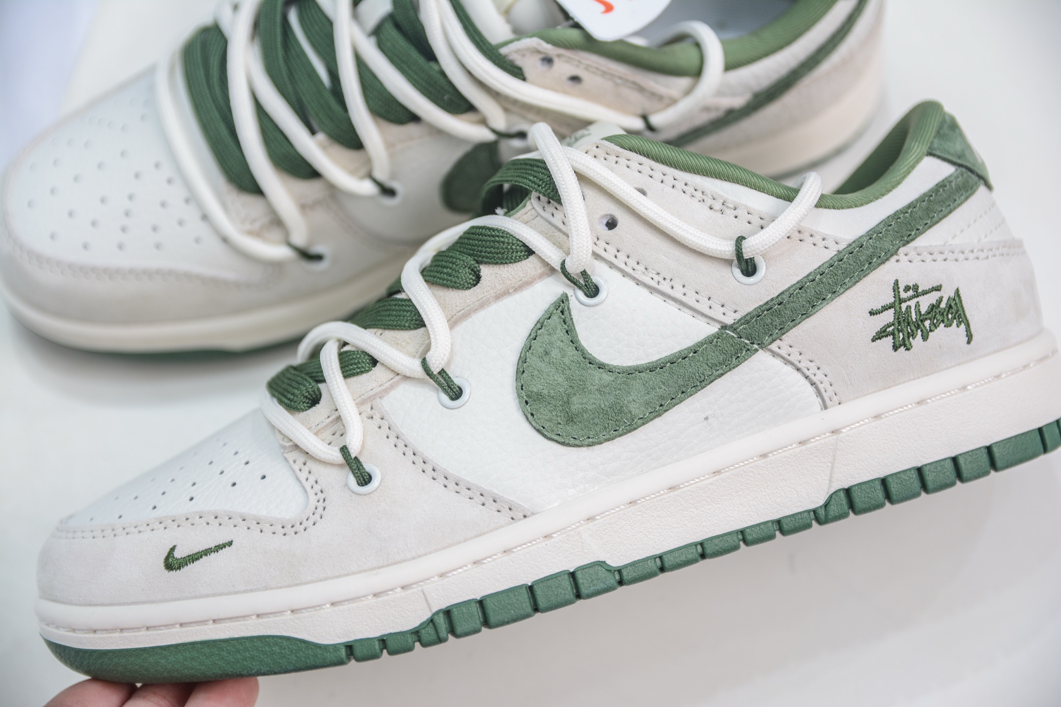 300 Nike SB Dunk Low x Stussy 斯图西联名-白灰绿绑带 DM6868-094
