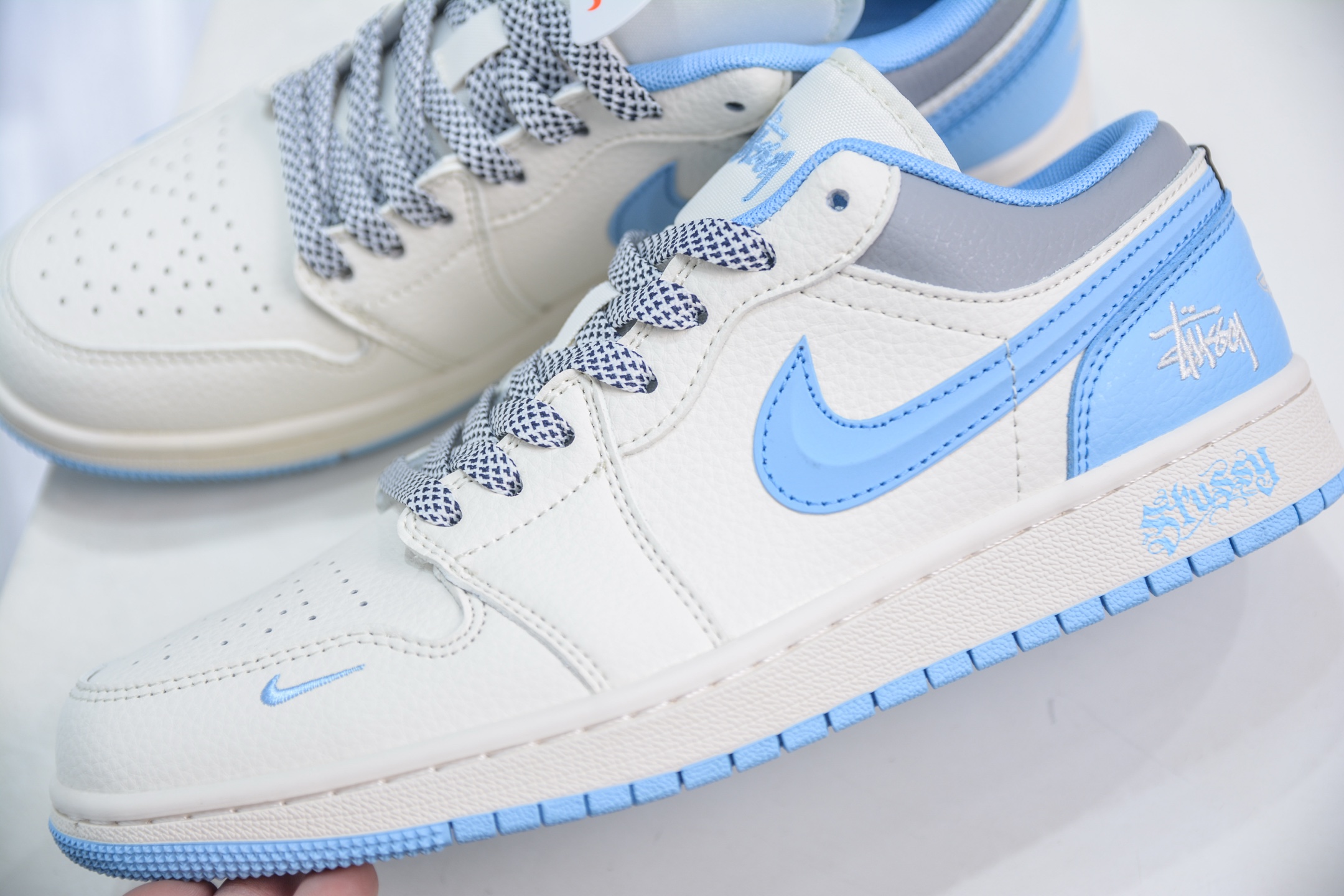 270 Air Jordan 1 Retro Low x Stussy 斯图西联名-米灰蓝立体勾 XS6086-559