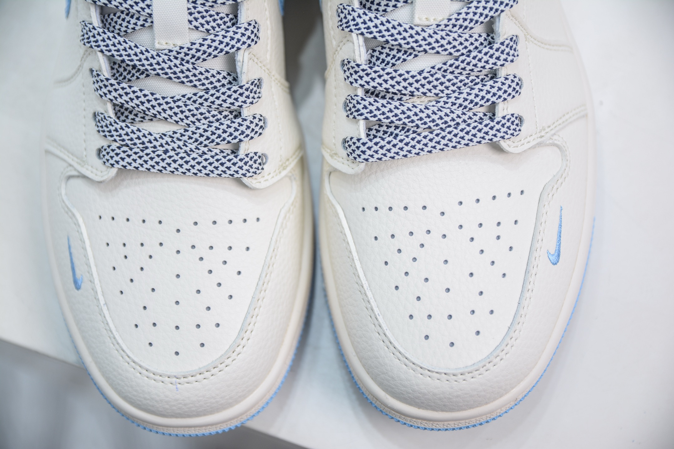 270 Air Jordan 1 Retro Low x Stussy 斯图西联名-米灰蓝立体勾 XS6086-559