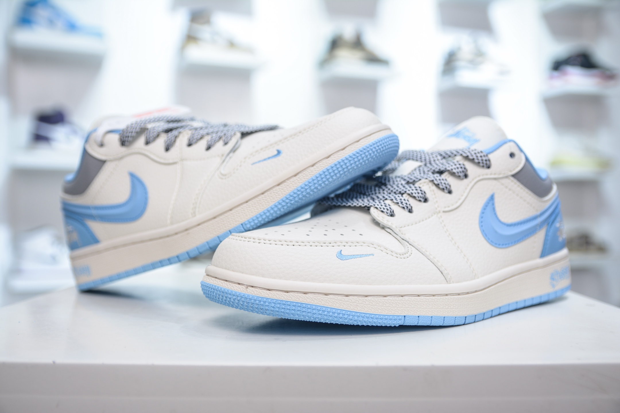 270 Air Jordan 1 Retro Low x Stussy 斯图西联名-米灰蓝立体勾 XS6086-559