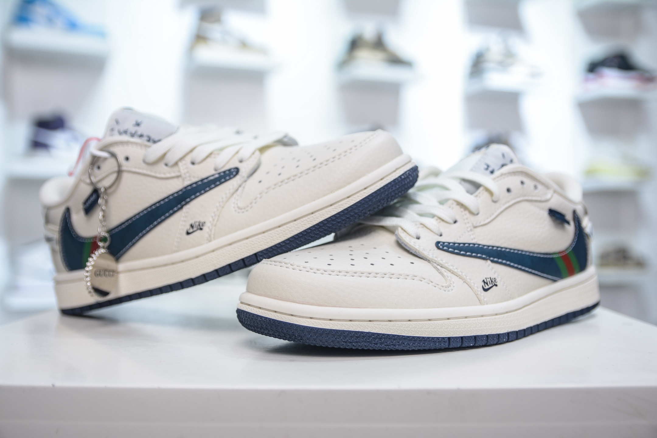 270 TS x Air Jordan x GUCCI AJ1 Low 倒钩低帮联名古驰-绿红条纹勾 XS2024-027