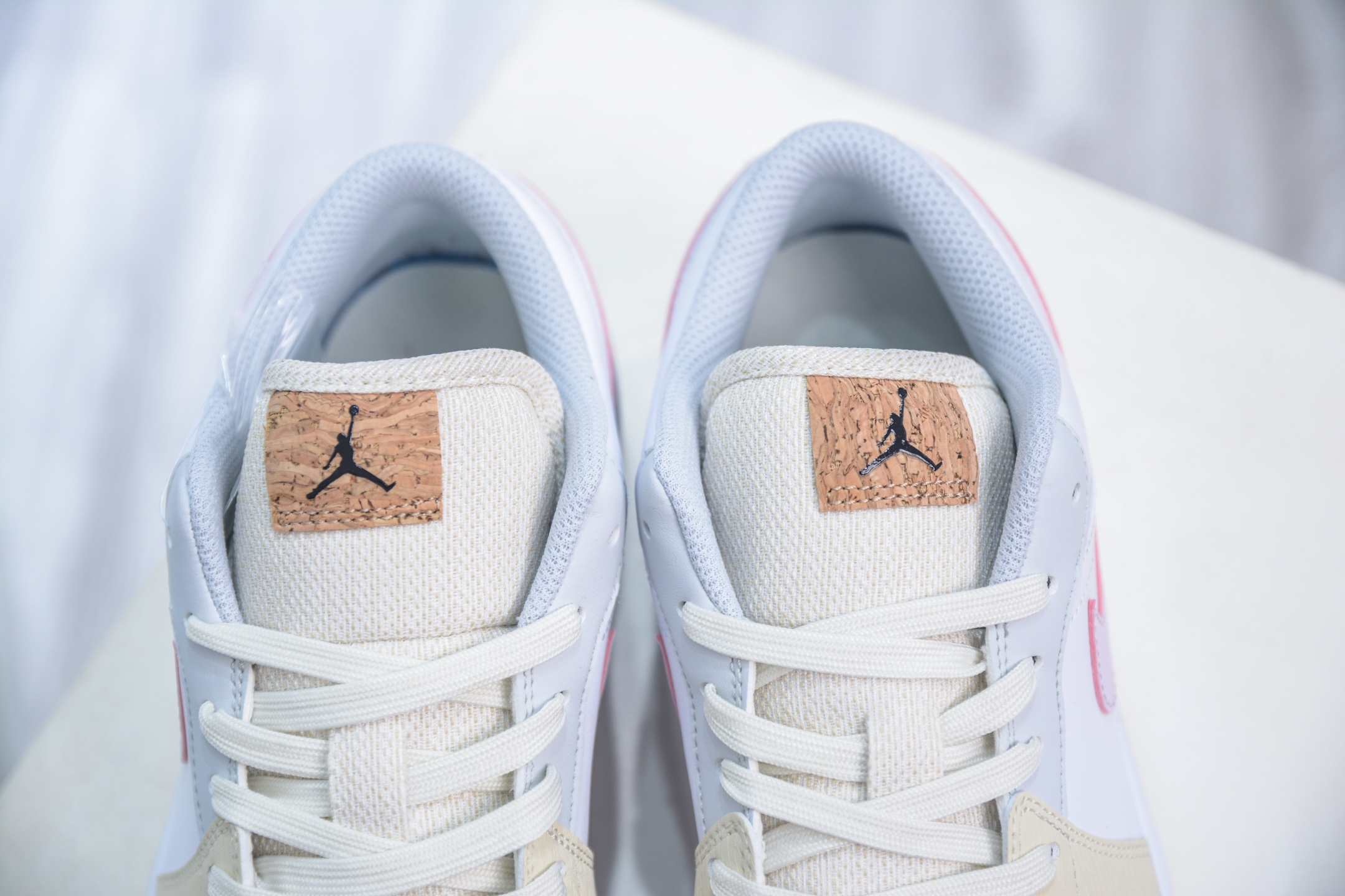 180 Air Jordan 1 Low AJ1 乔1低帮休闲板鞋 米黄粉 植物刺绣 IB8861-151
