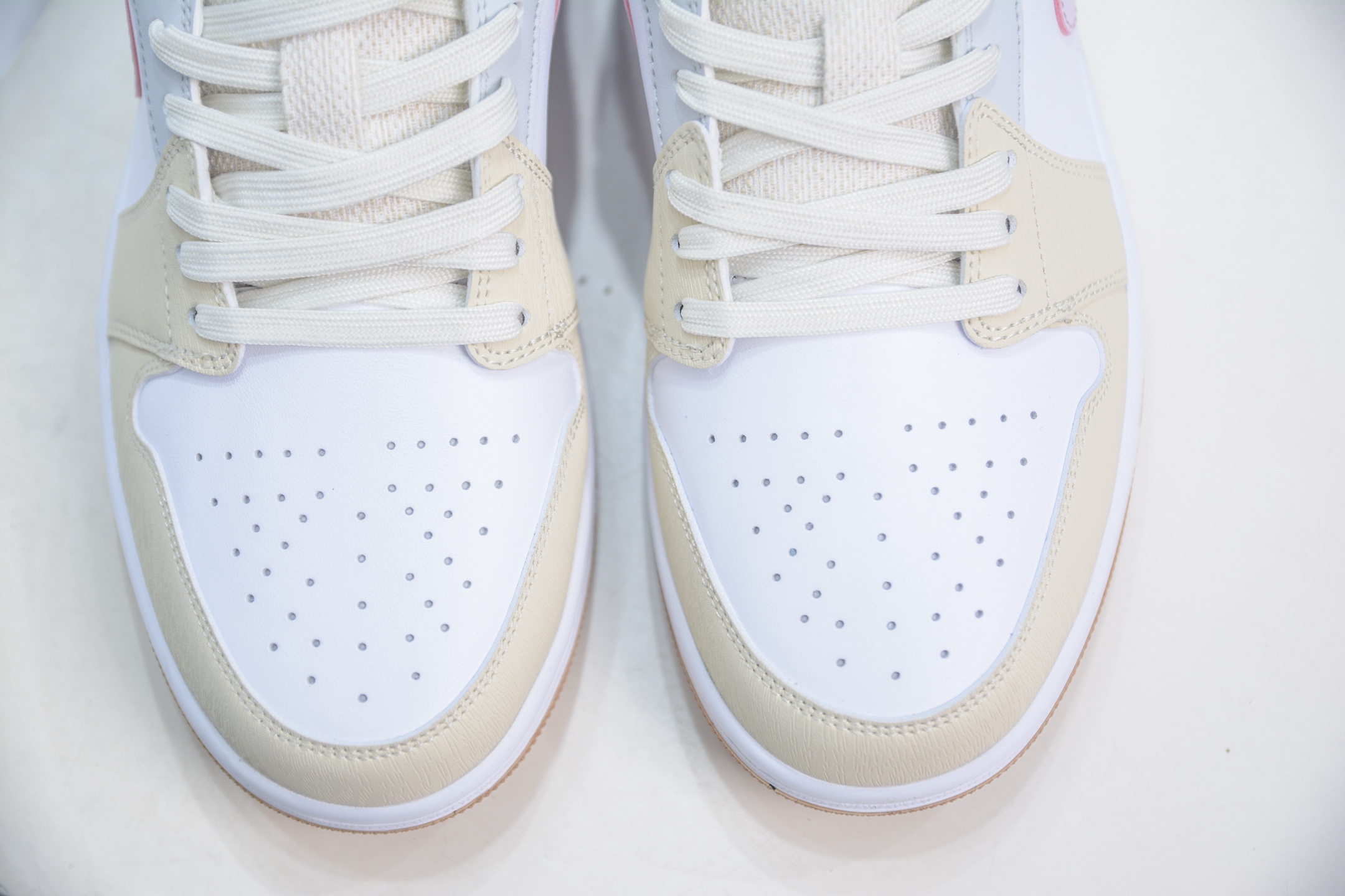 180 Air Jordan 1 Low AJ1 乔1低帮休闲板鞋 米黄粉 植物刺绣 IB8861-151