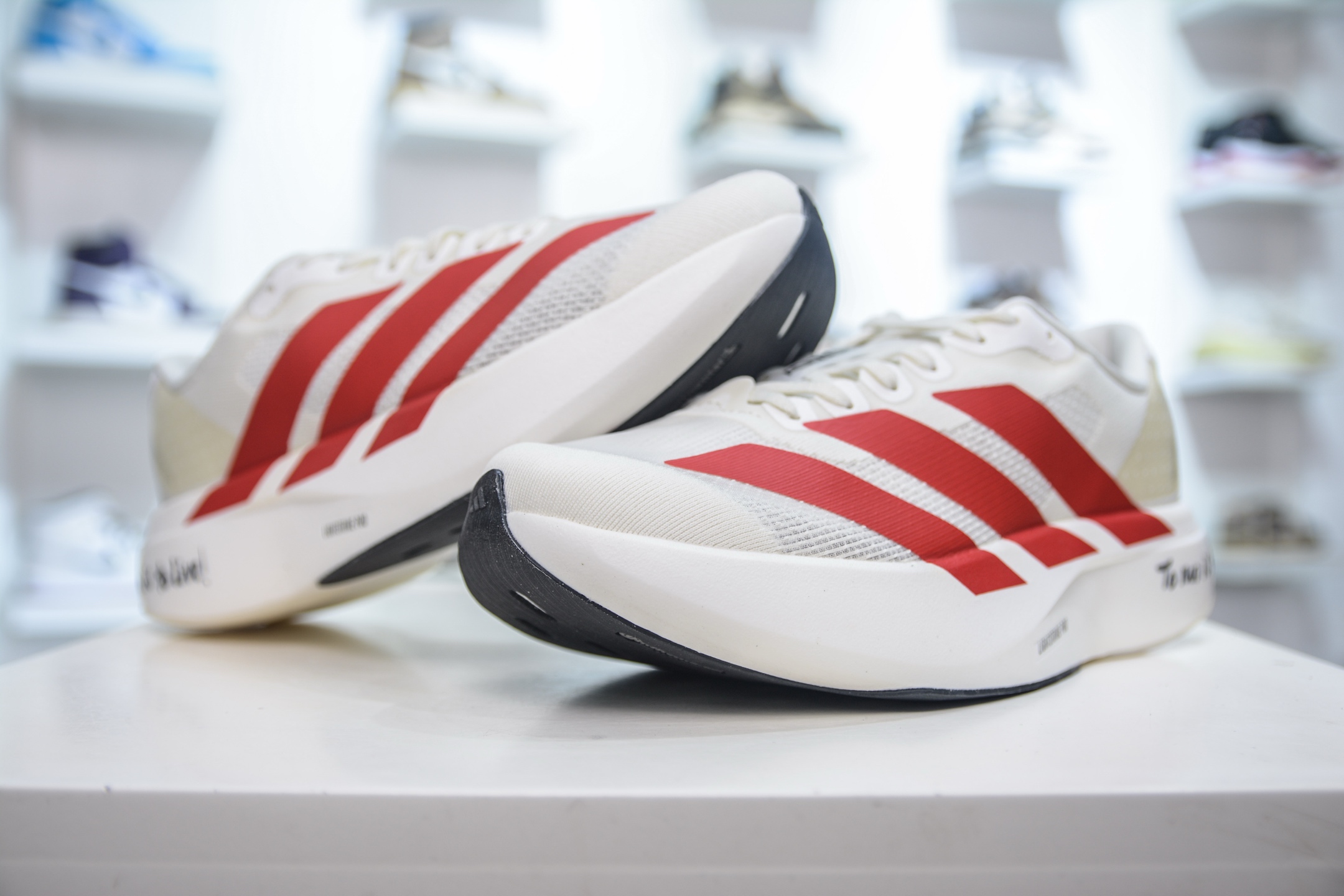200 AD Adizero Evo SL 阿迪超轻透气缓震跑鞋 ”裸足”的感觉 JS1182