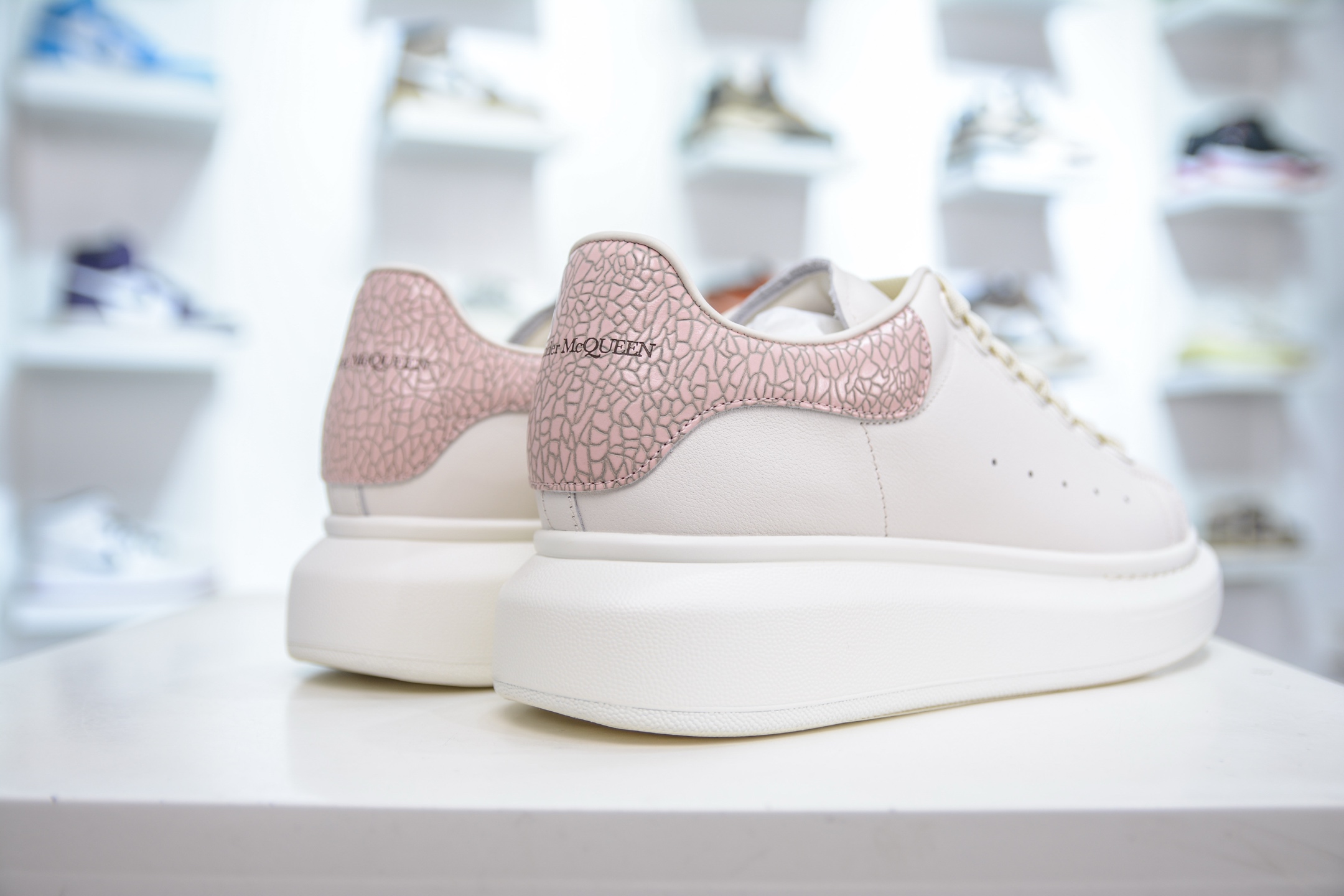 450 东莞纯原顶级原版一比一版本 市售最强品质 Alexander McQueen 亚历山大麦昆小白鞋 米白粉爆裂纹