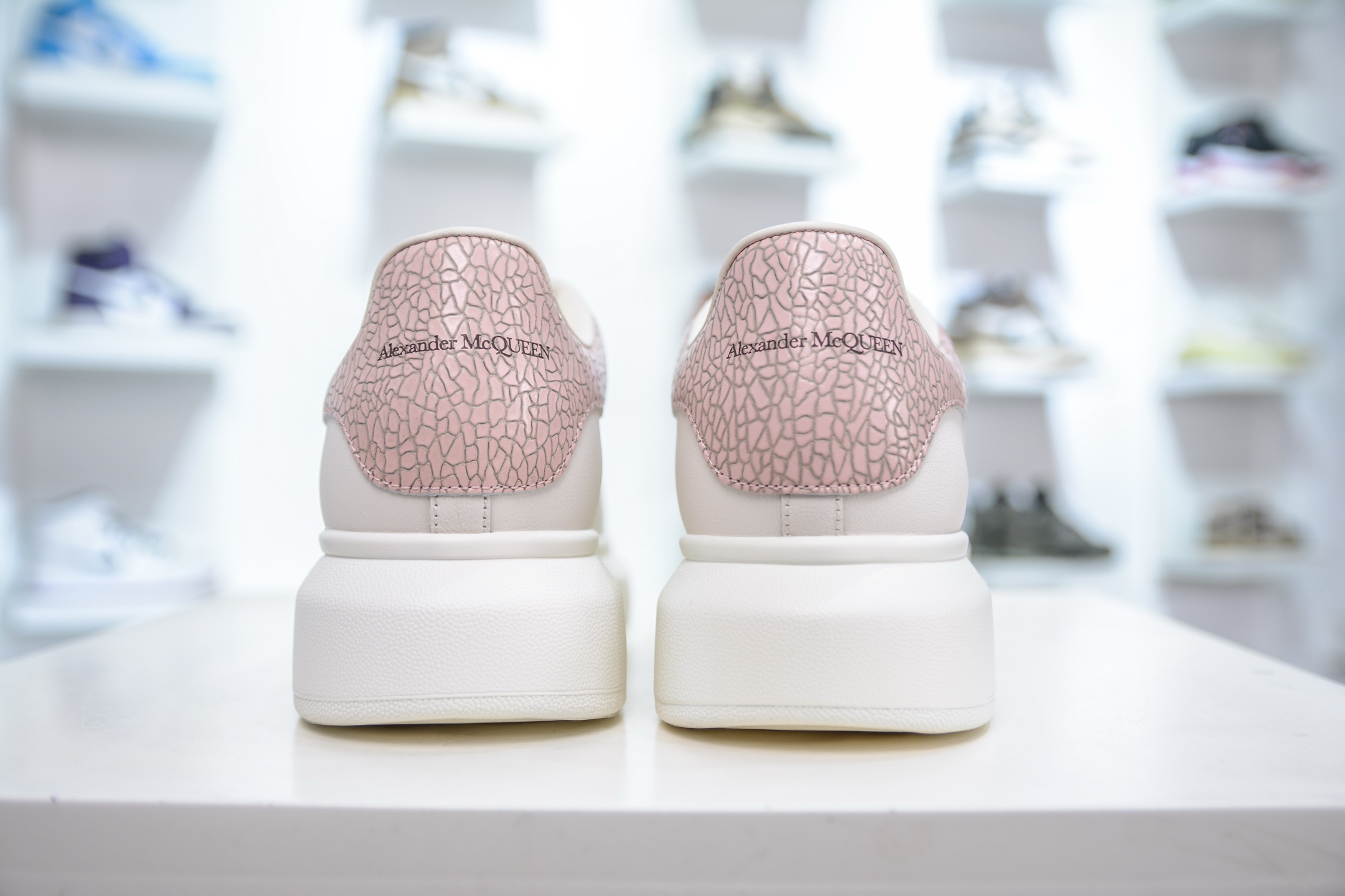 450 东莞纯原顶级原版一比一版本 市售最强品质 Alexander McQueen 亚历山大麦昆小白鞋 米白粉爆裂纹