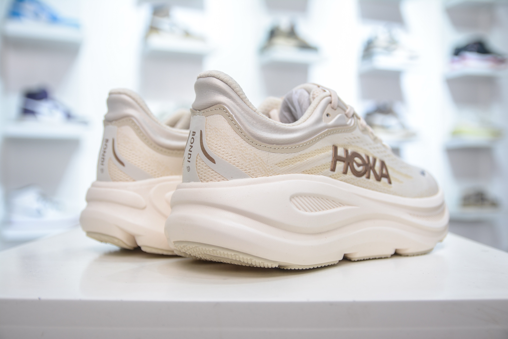 200 CS版 HOKA ONE ONE Bondi 9 WIDE 邦迪九代舒适防滑耐磨低帮休闲跑步鞋 1162014/VCH
