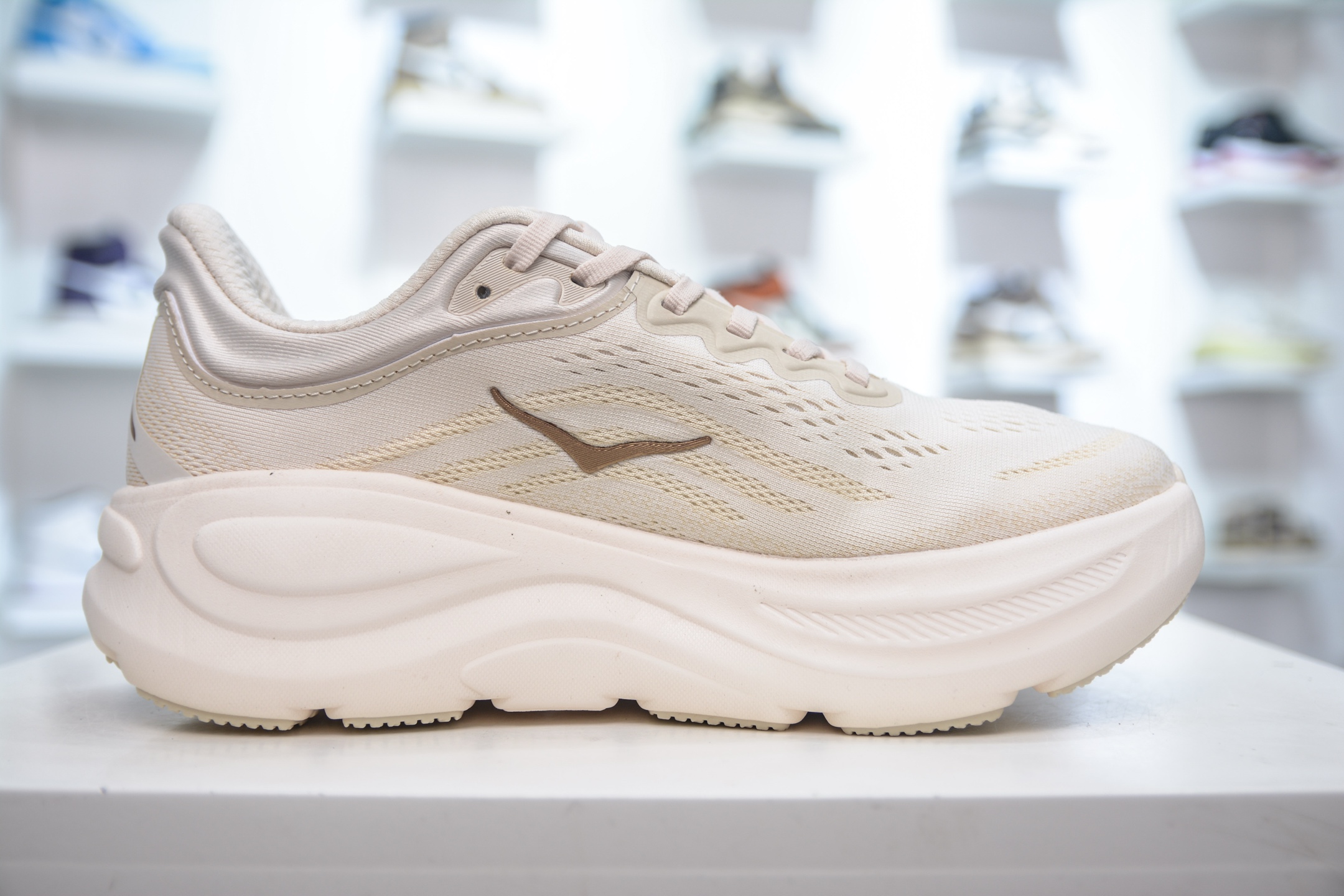 200 CS版 HOKA ONE ONE Bondi 9 WIDE 邦迪九代舒适防滑耐磨低帮休闲跑步鞋 1162014/VCH