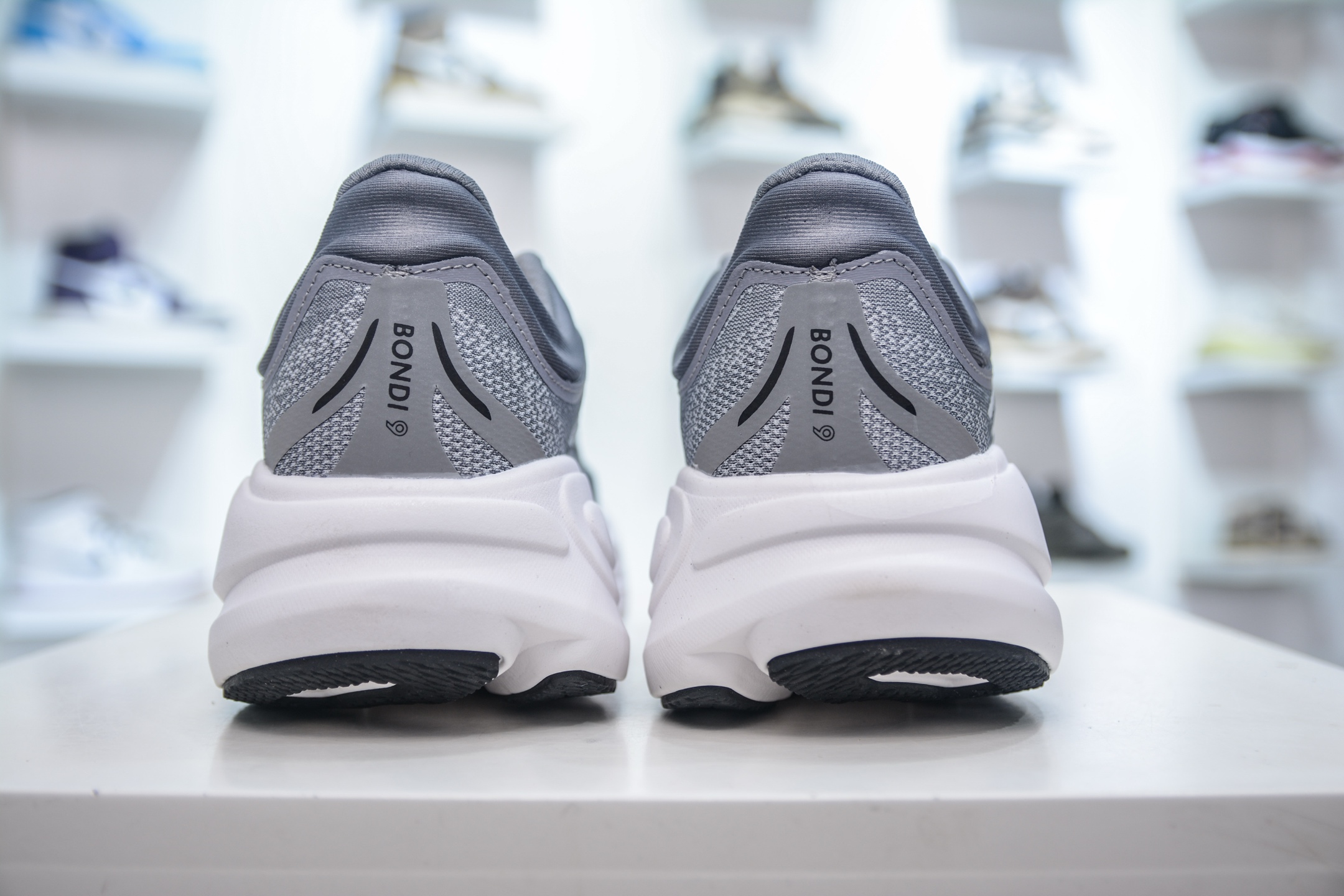 200 CS版 HOKA ONE ONE Bondi 9 WIDE 邦迪九代舒适防滑耐磨低帮休闲跑步鞋 1162011/WNCL