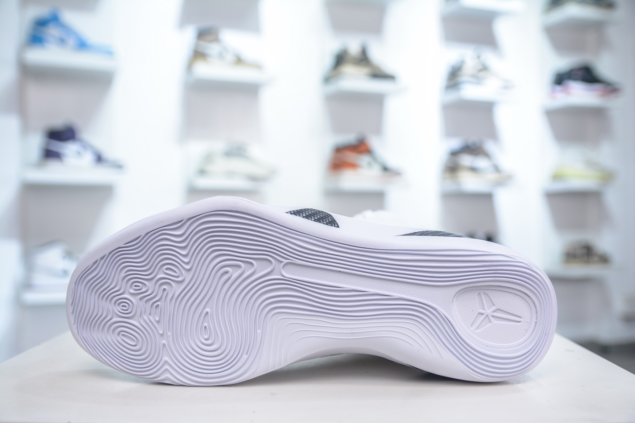 380 NK Kobe 9 Elite Protro ”Halo” 白黑 2025曼巴年重磅新品 灭世纯原 FZ7335-100