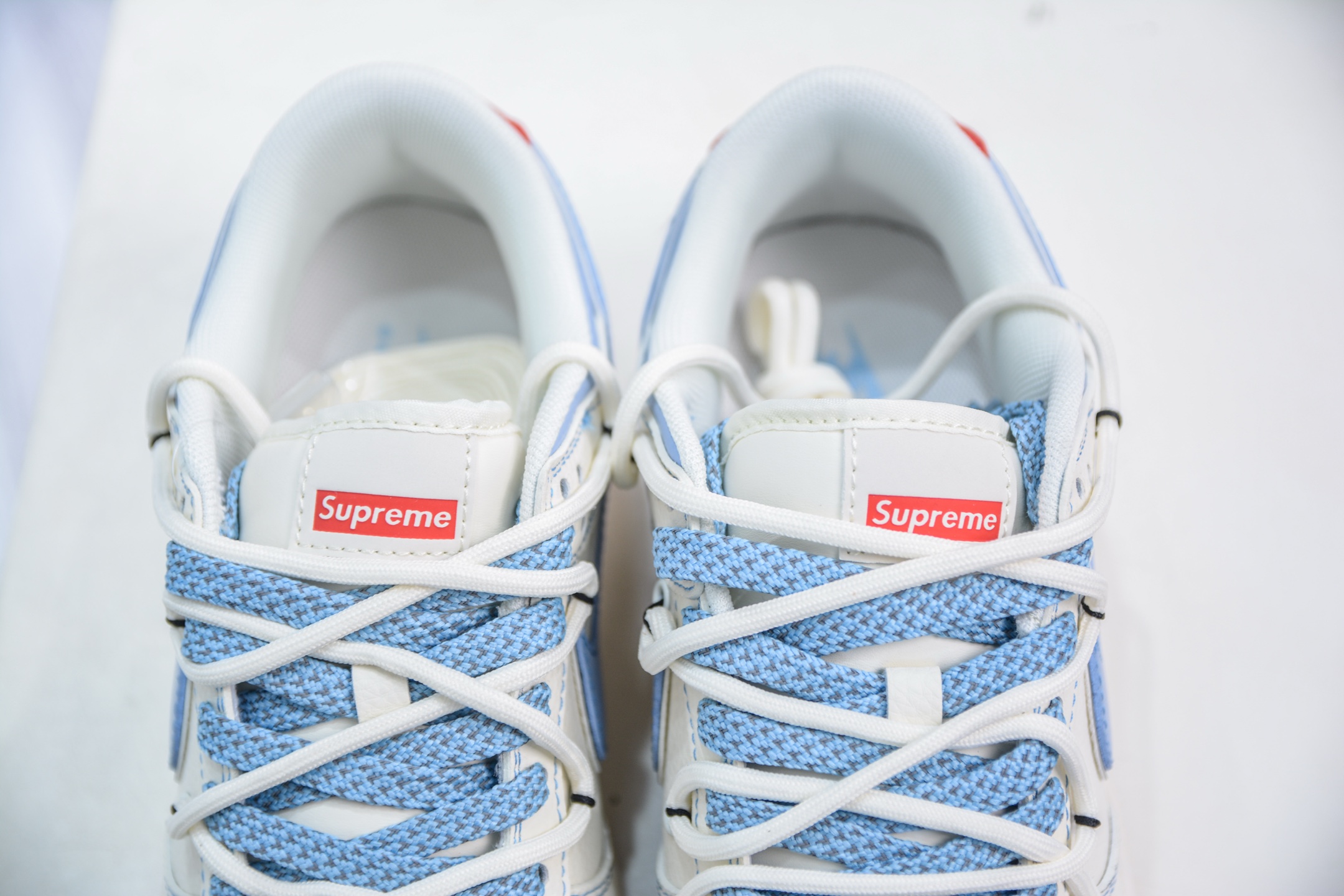 Nike SB Dunk Low x Supreme SUP联名-米白蓝勾绑带 FC1688-216