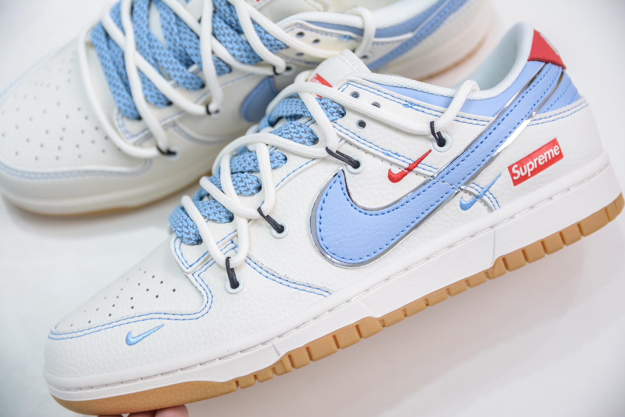 Nike SB Dunk Low x Supreme SUP联名-米白蓝勾绑带 FC1688-216