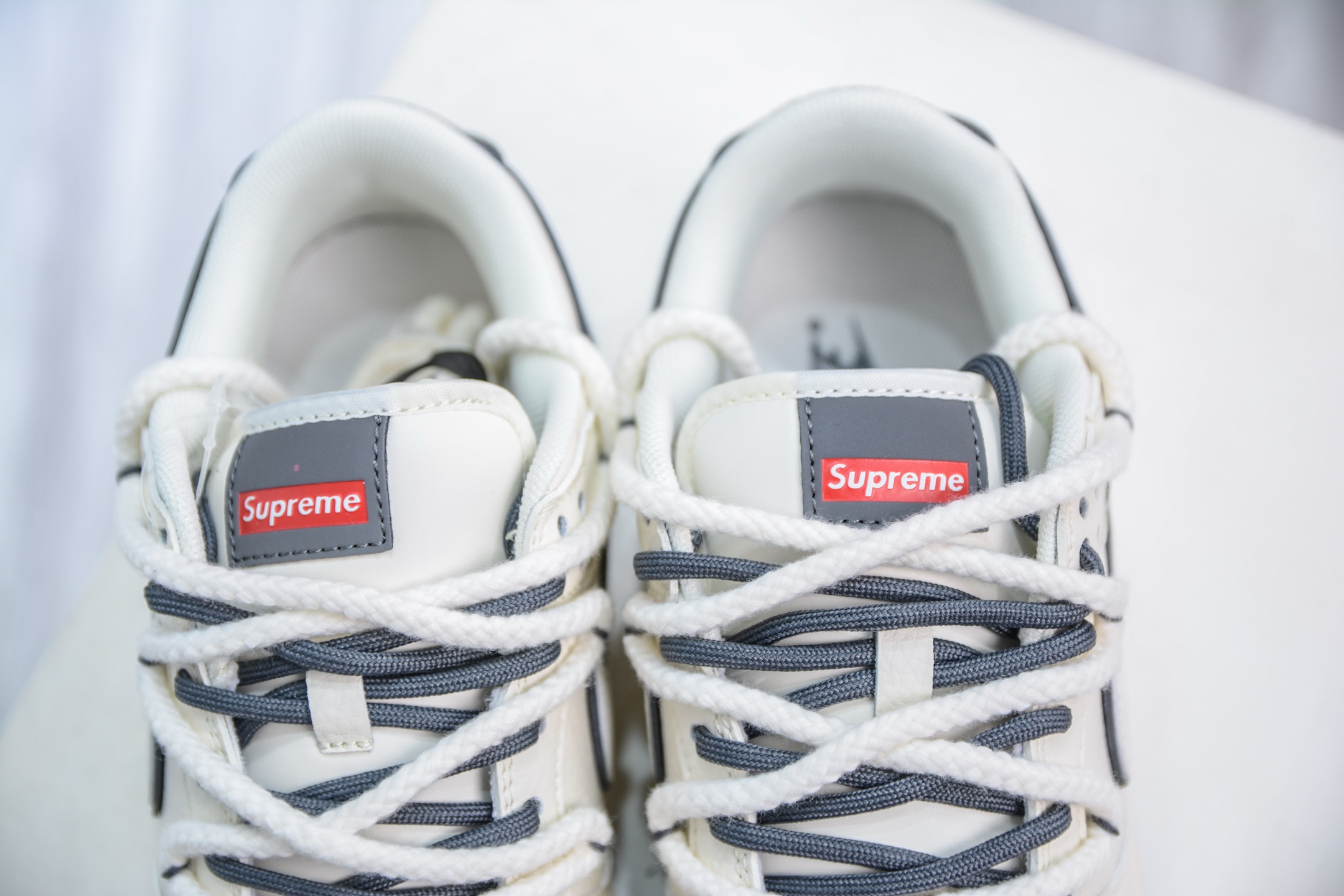 300 Nike SB Dunk Low x Supreme SUP联名-米白白勾绑带 YX5066-258
