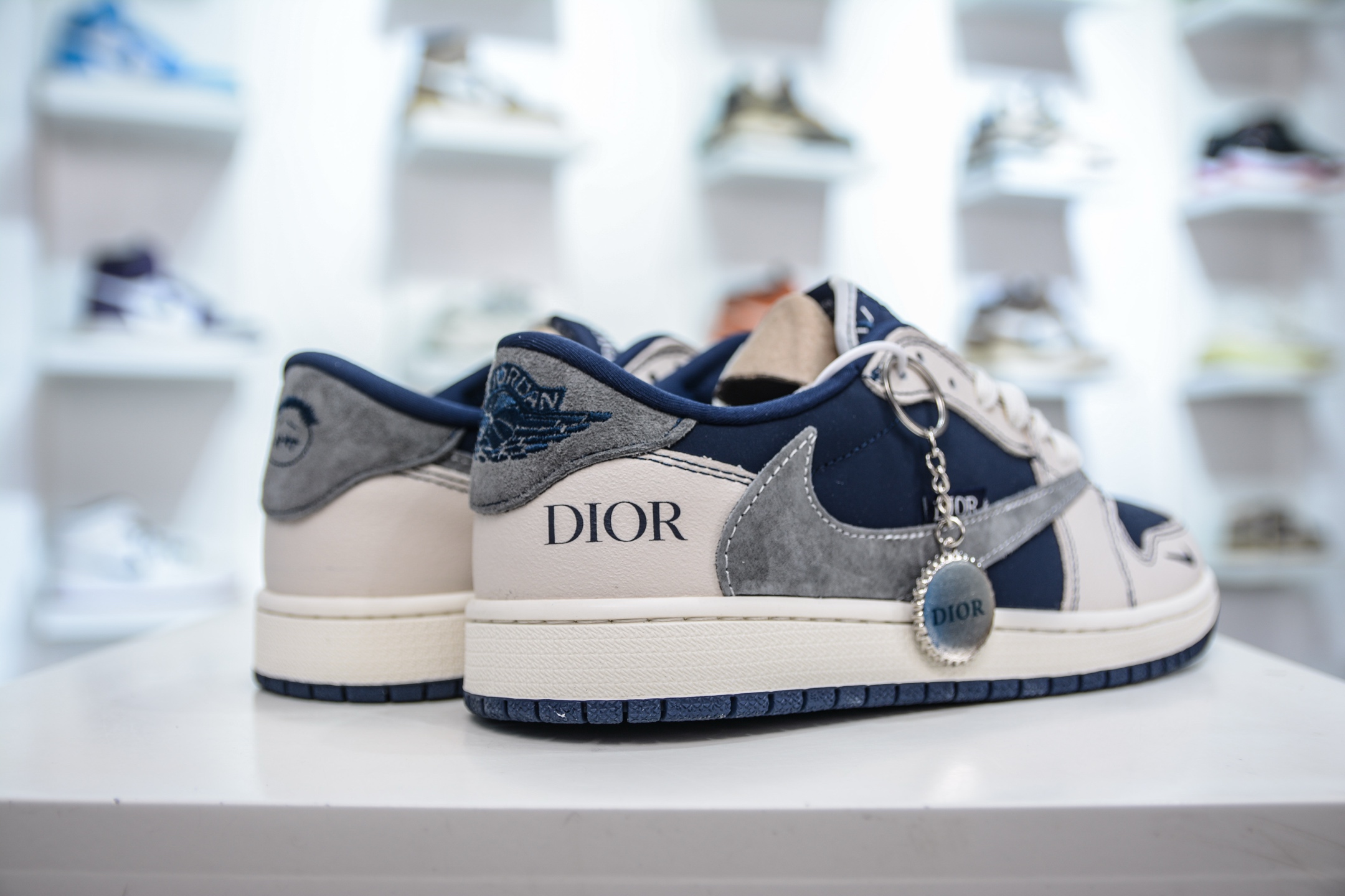 270 TS x Air Jordan x DIOR AJ1 Low 倒钩低帮联名迪奥-典雅黑灰 XS2024-012