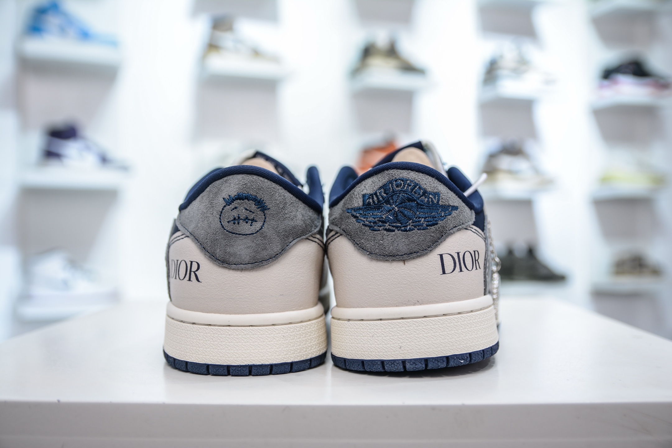 270 TS x Air Jordan x DIOR AJ1 Low 倒钩低帮联名迪奥-典雅黑灰 XS2024-012