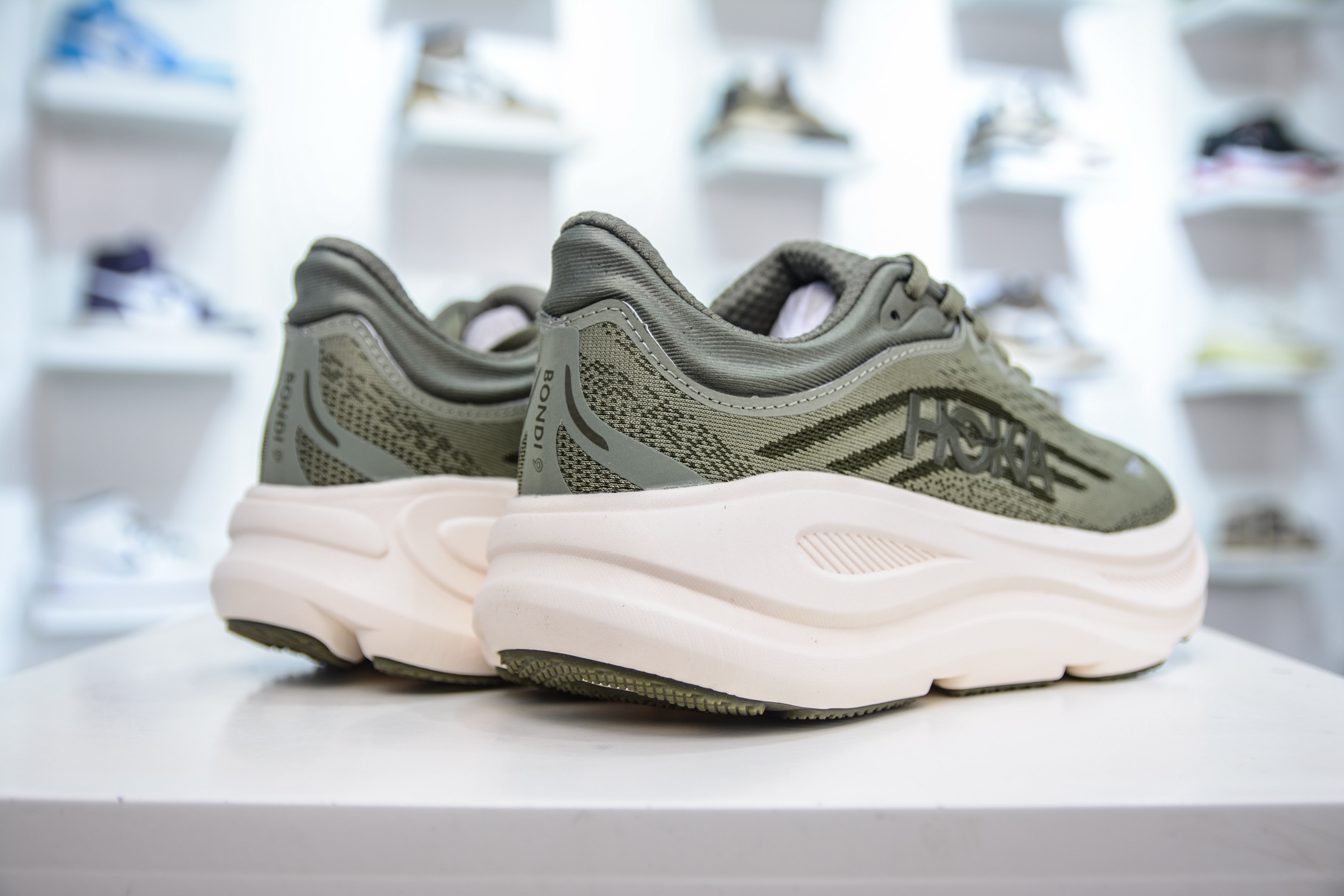 200 CS版 HOKA ONE ONE Bondi 9 WIDE 邦迪九代舒适防滑耐磨低帮休闲跑步鞋 1162011/SSSC