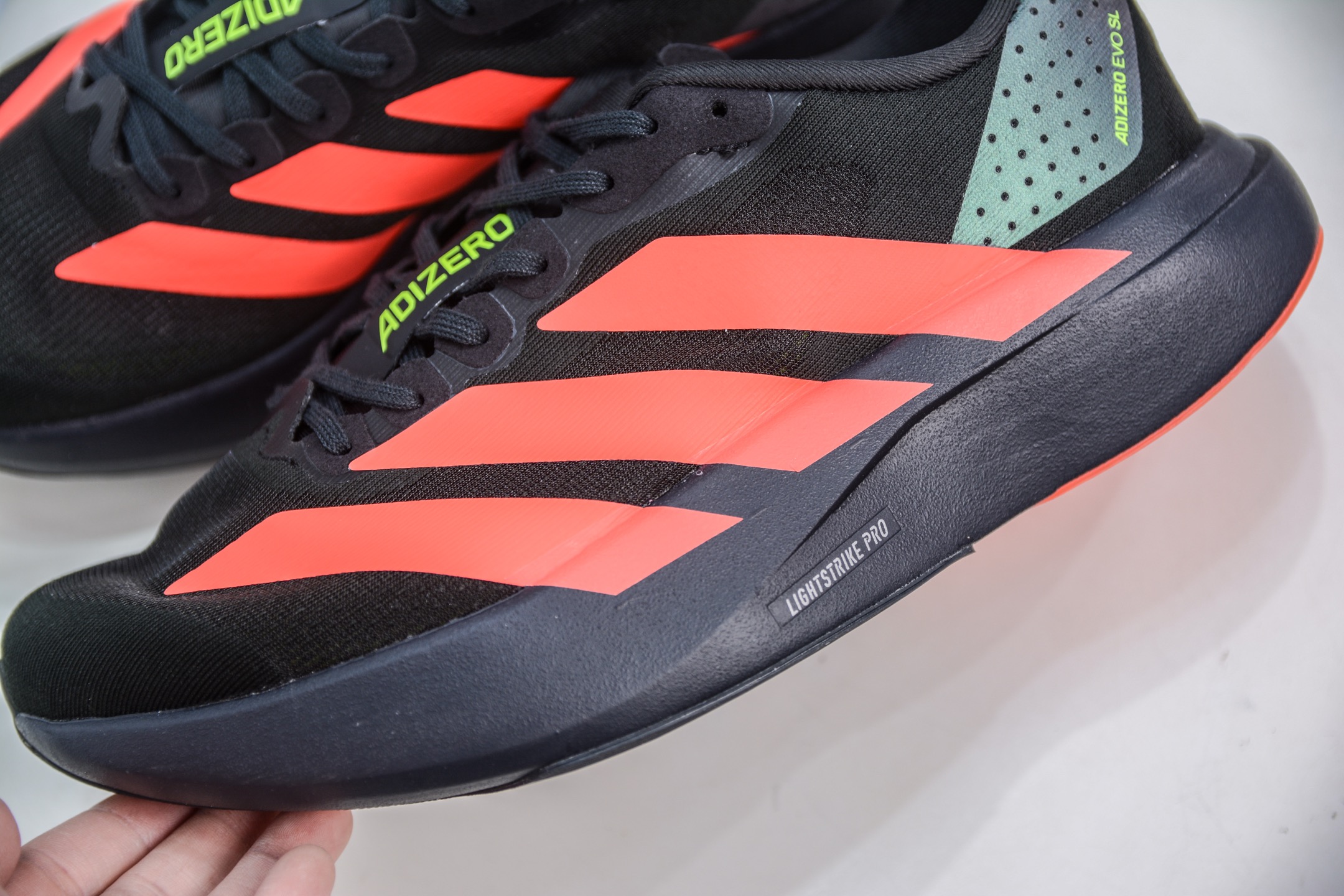 AD Adizero Evo SL 阿迪超轻透气缓震跑鞋 JR3414