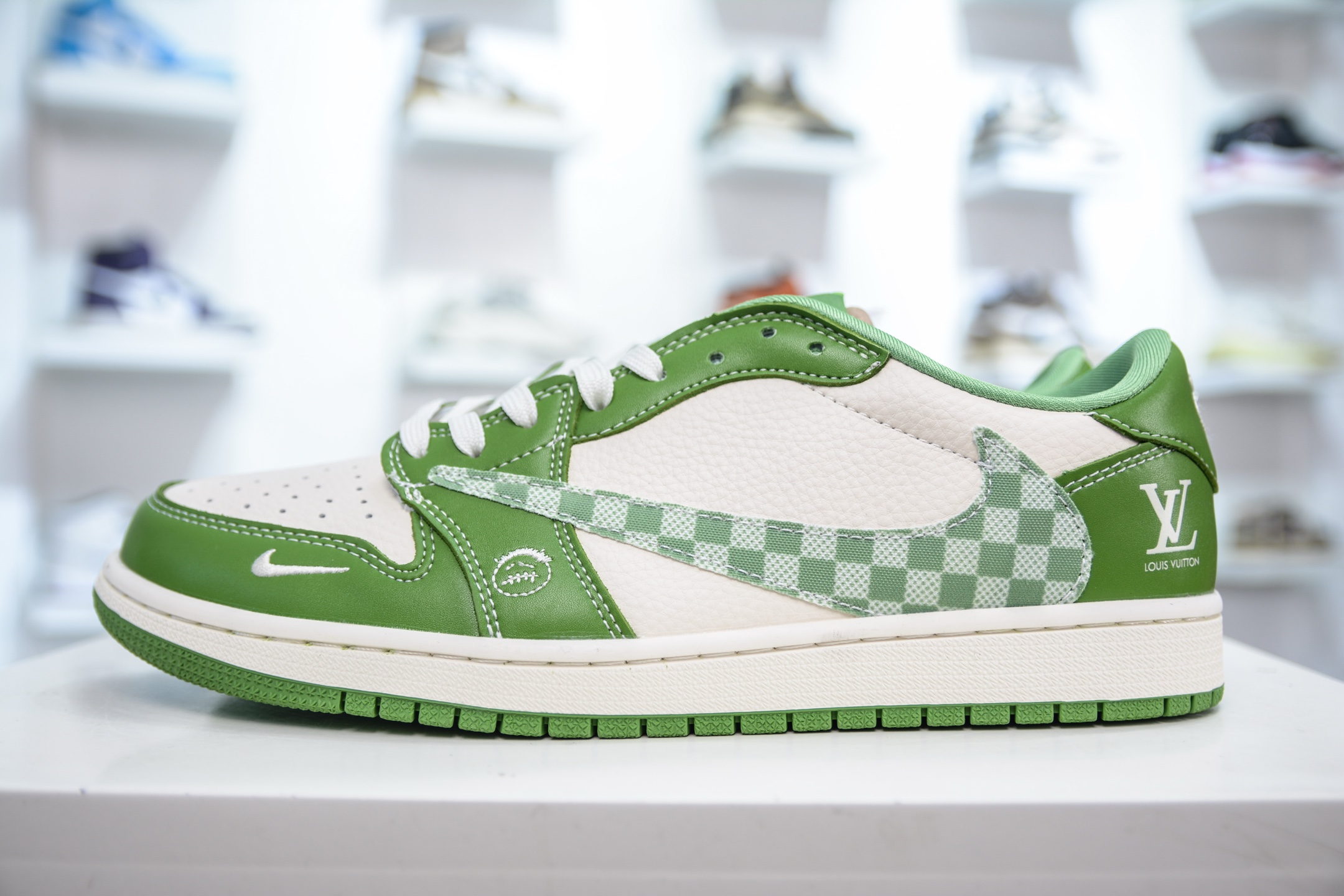 TS x Air Jordan AJ1 Low x Louis Vuitton 倒钩低帮联名定制配色 LV联名-白绿方格 XS2024-058