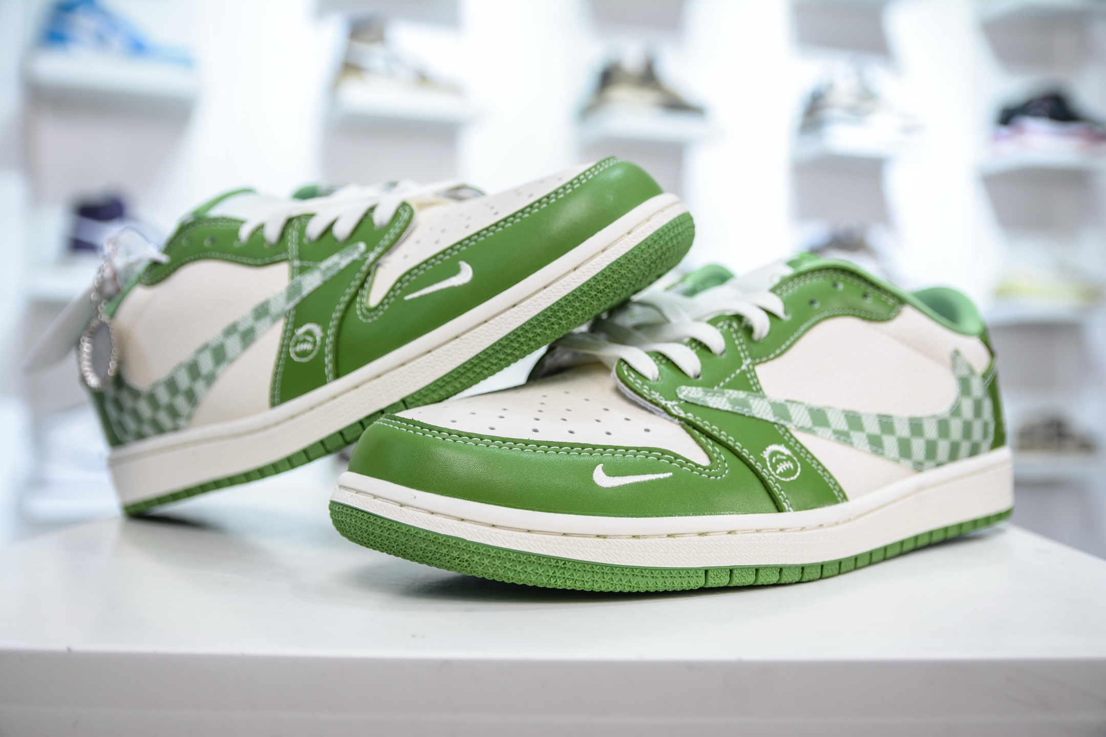 TS x Air Jordan AJ1 Low x Louis Vuitton 倒钩低帮联名定制配色 LV联名-白绿方格 XS2024-058