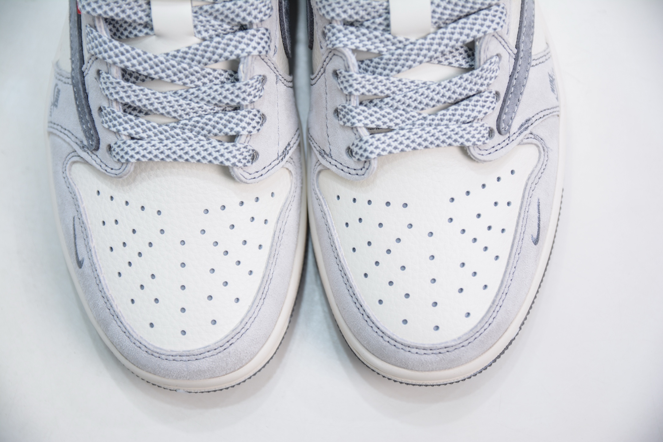 TS x Air Jordan x Stussy AJ1 Low 倒钩低帮联名斯图西-灰红织布 YX5066-300