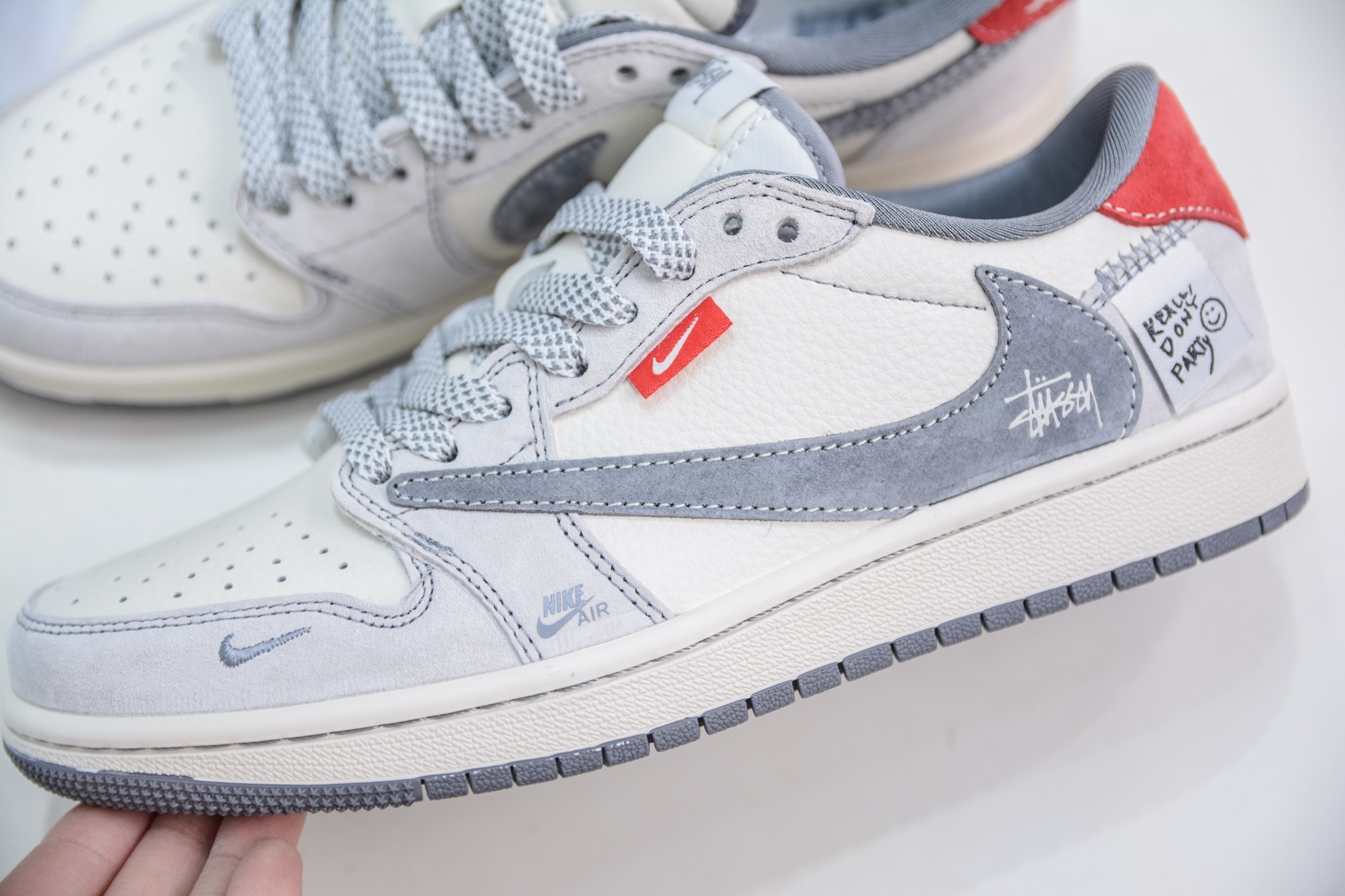 TS x Air Jordan x Stussy AJ1 Low 倒钩低帮联名斯图西-灰红织布 YX5066-300