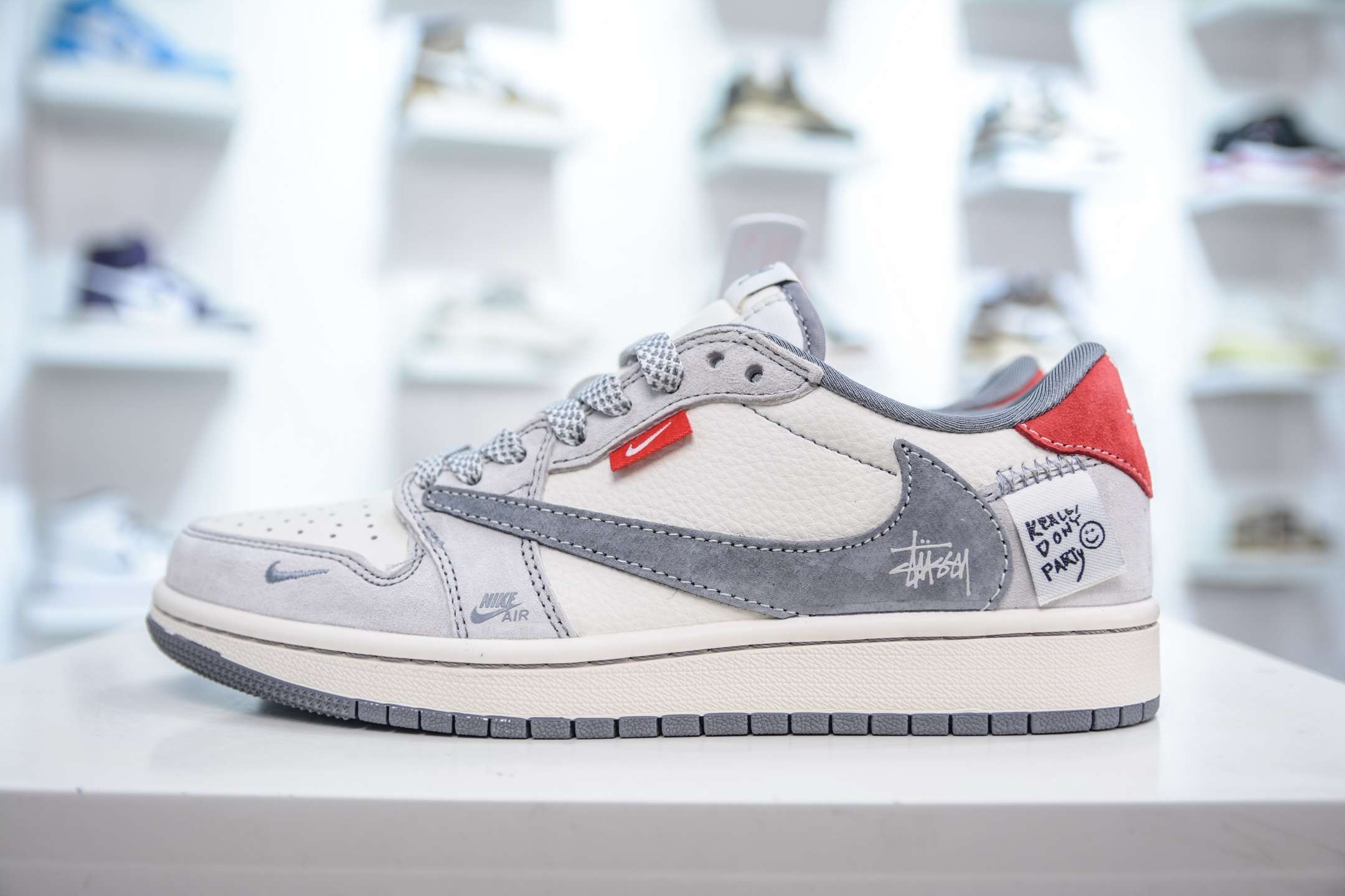 TS x Air Jordan x Stussy AJ1 Low 倒钩低帮联名斯图西-灰红织布 YX5066-300