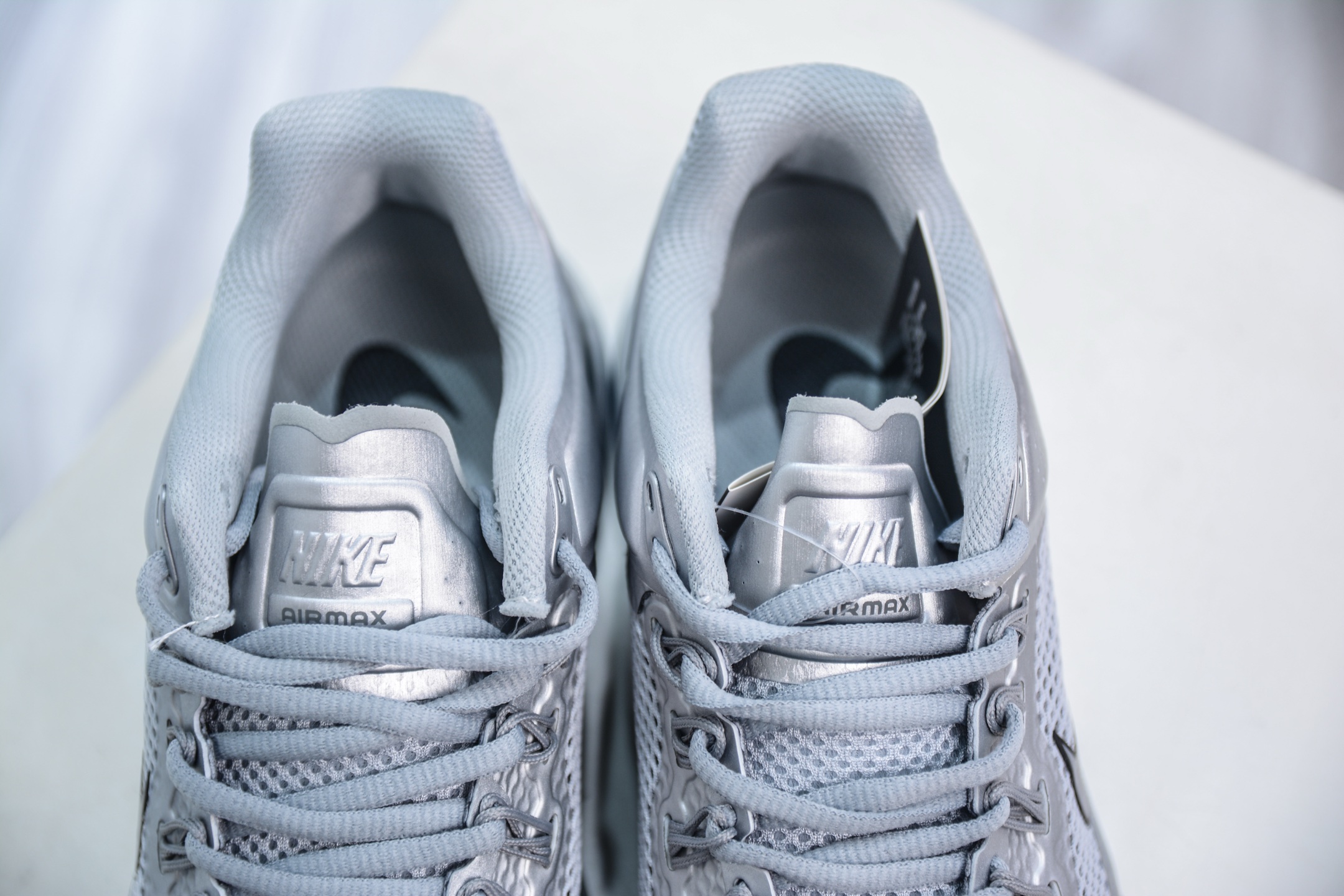 NIKE Air Max 2013 耐克复古透气网布全掌气垫 缓震跑步鞋 HQ3025-001