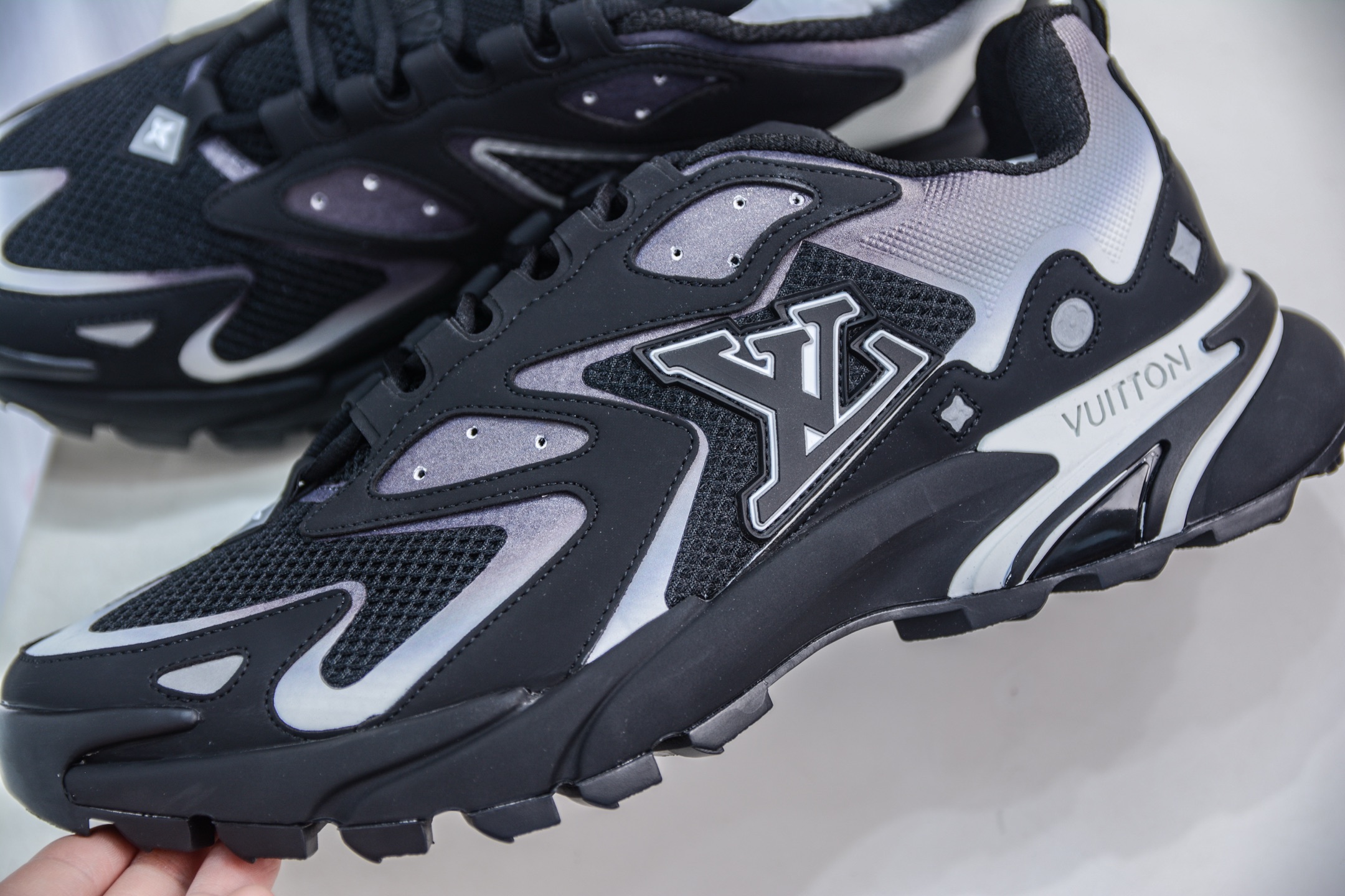 东莞纯原版本 专供外贸鬼佬订单 LV Runner Tatic 运动鞋
