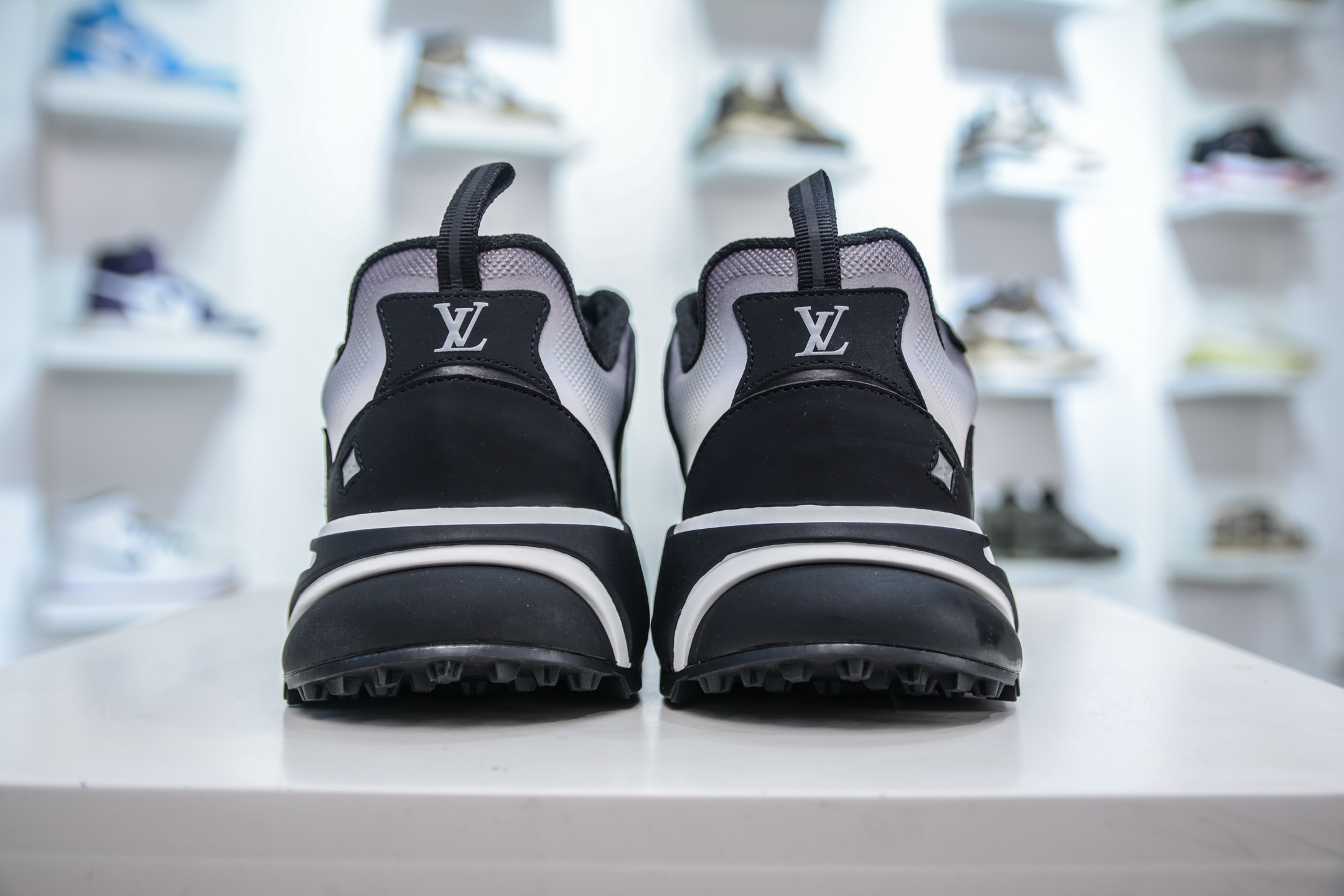 东莞纯原版本 专供外贸鬼佬订单 LV Runner Tatic 运动鞋
