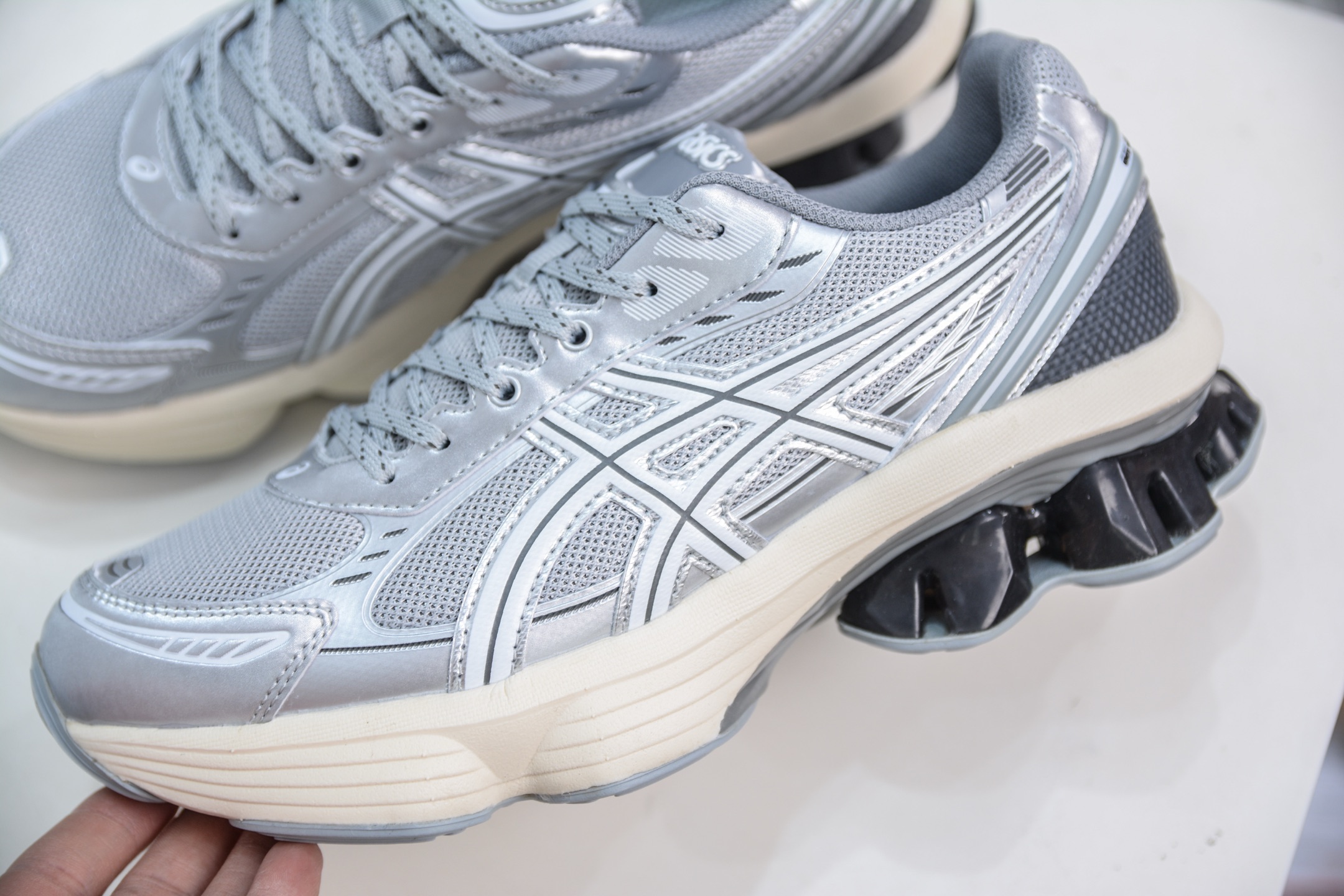Asics Gel-Kinetic Fluent 亚瑟士运动休闲透气专业跑鞋 1203A591-021