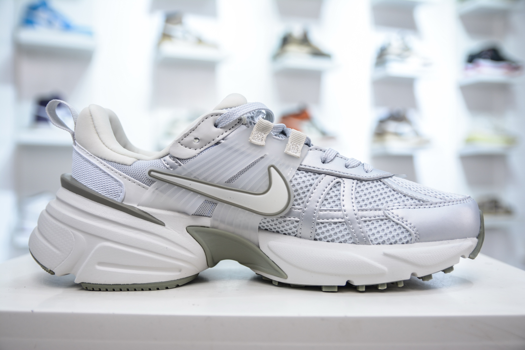 NIKE V2K Runtekk 充正版本减震防滑复古低帮跑步鞋 FD0736-006