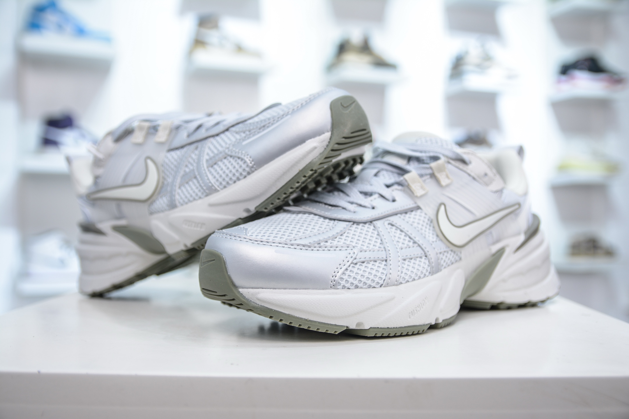 NIKE V2K Runtekk 充正版本减震防滑复古低帮跑步鞋 FD0736-006