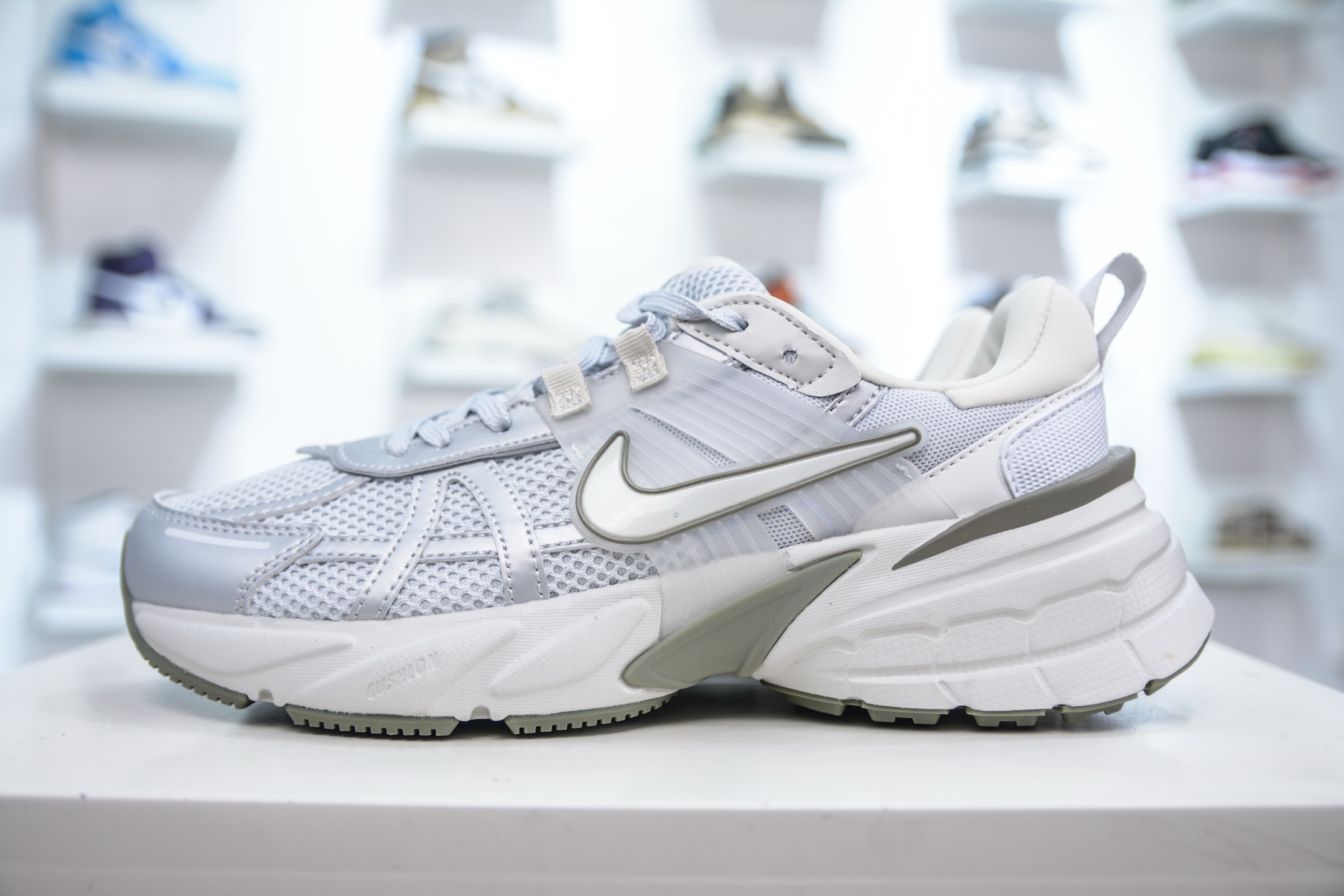 NIKE V2K Runtekk 充正版本减震防滑复古低帮跑步鞋 FD0736-006