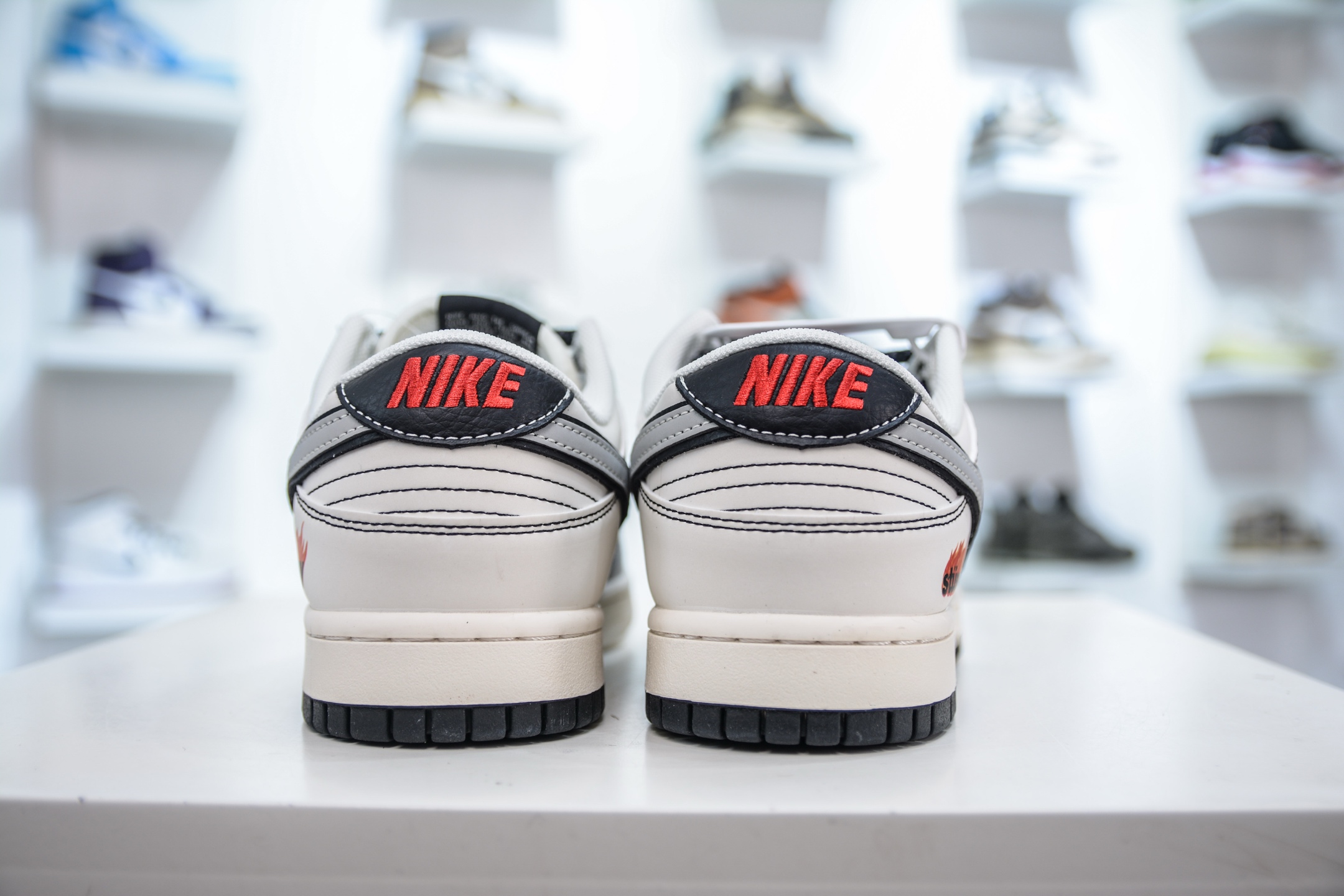 Nike SB Dunk Low x Stussy 斯图西联名-双拼黑灰 ZH2598-227