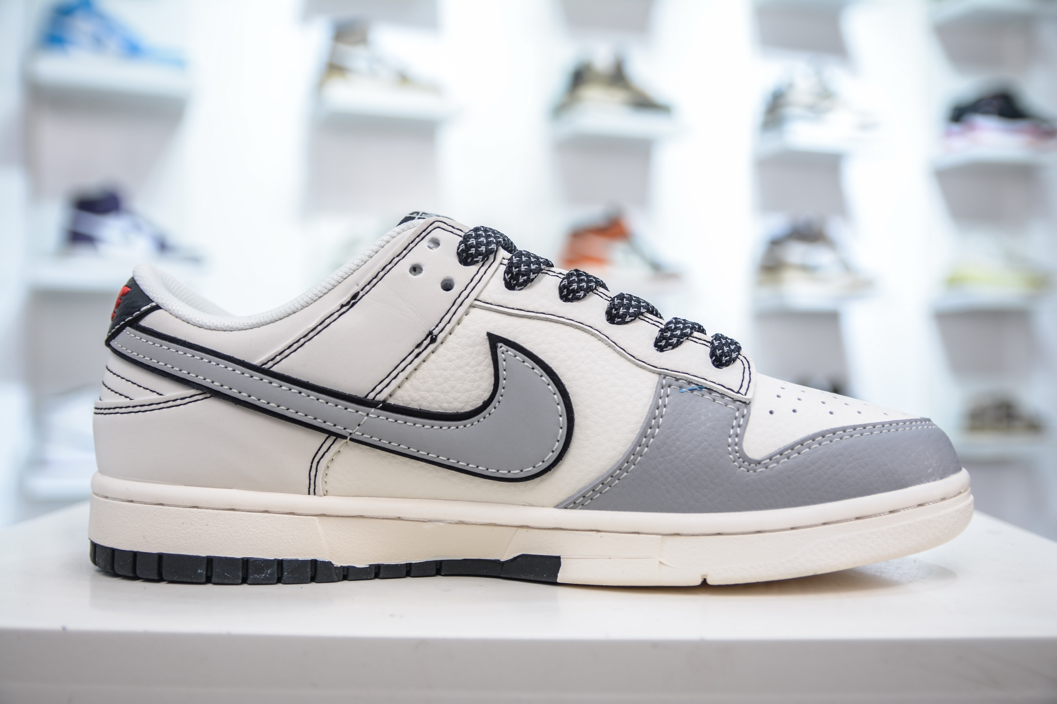 Nike SB Dunk Low x Stussy 斯图西联名-双拼黑灰 ZH2598-227