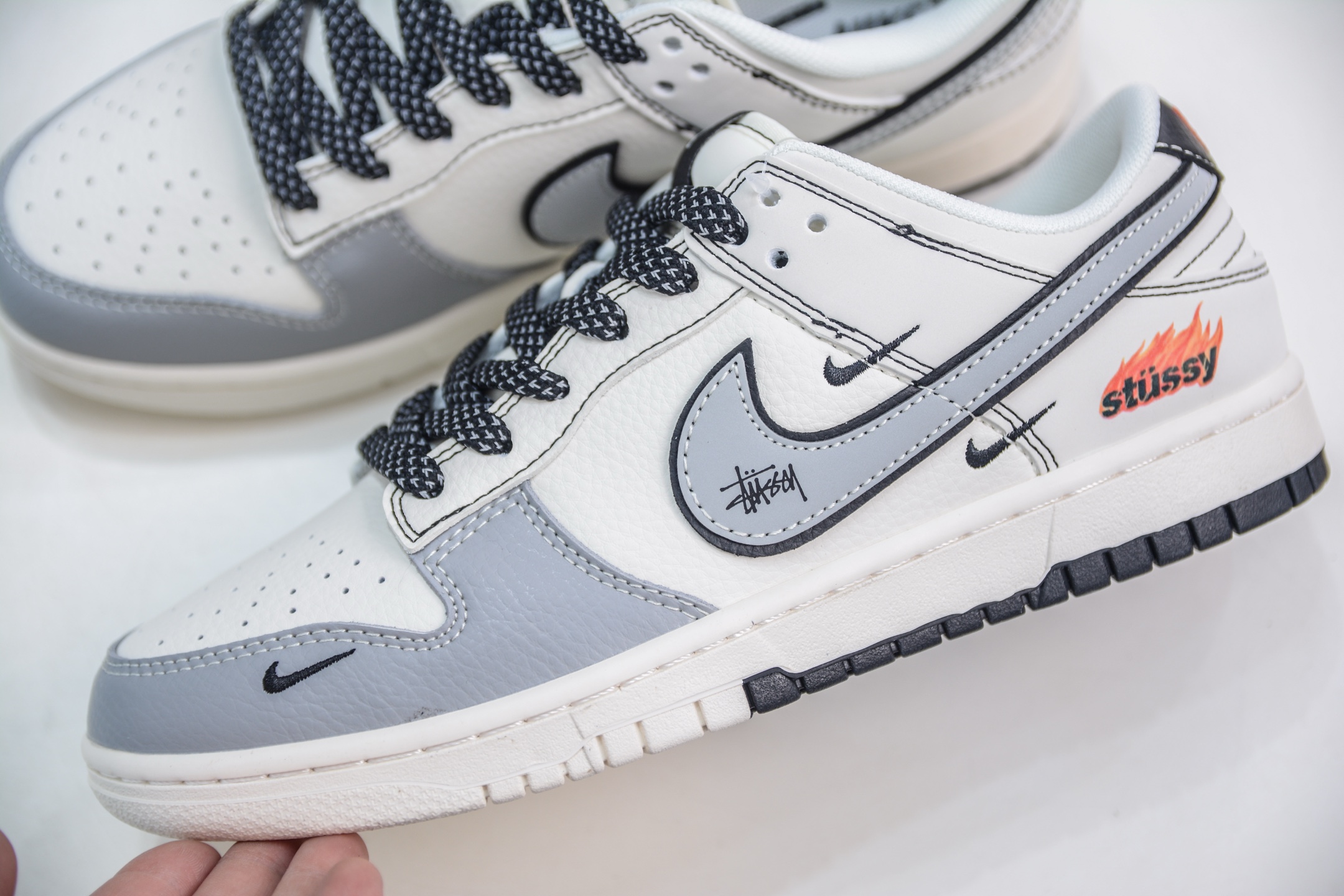 Nike SB Dunk Low x Stussy 斯图西联名-双拼黑灰 ZH2598-227