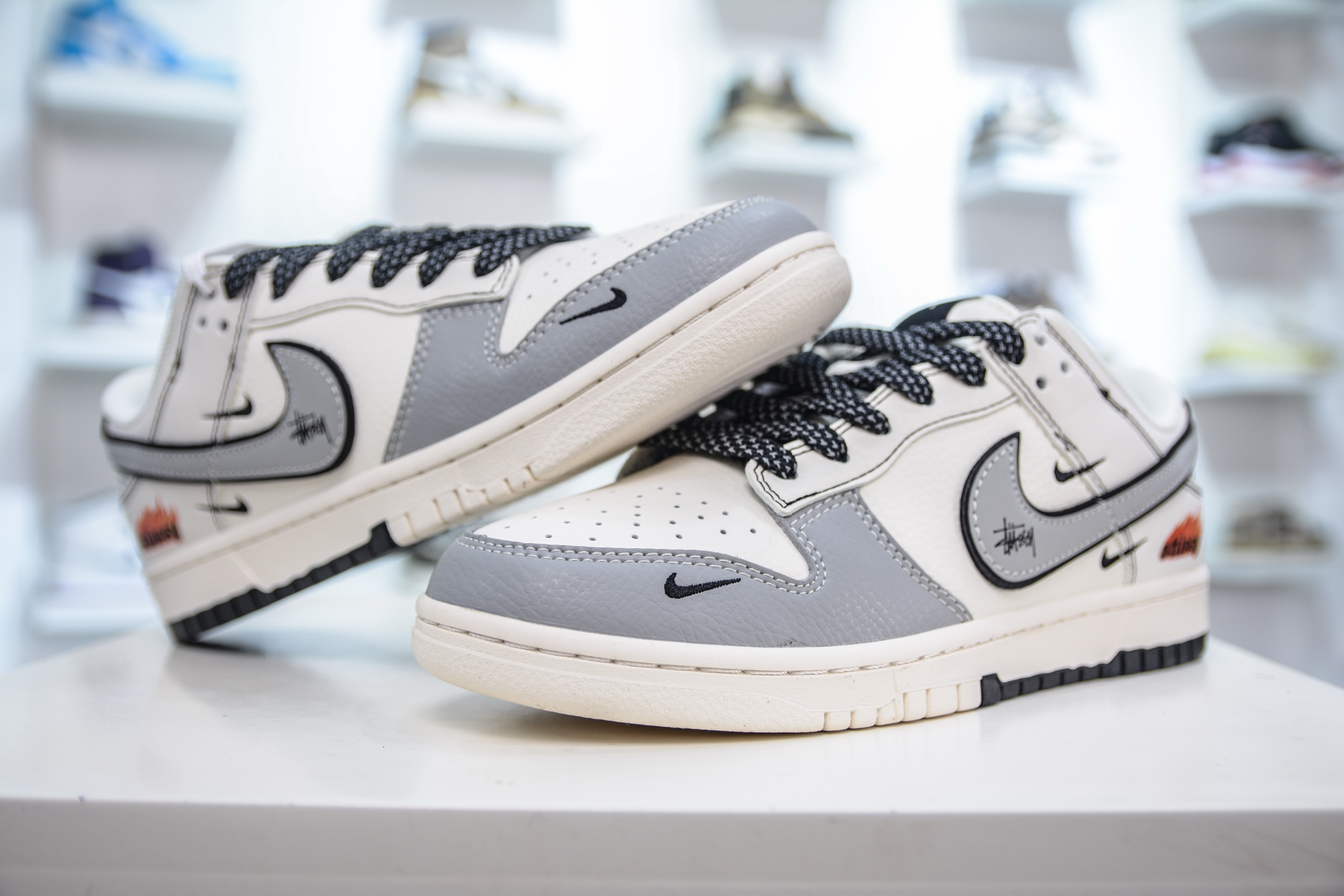 Nike SB Dunk Low x Stussy 斯图西联名-双拼黑灰 ZH2598-227
